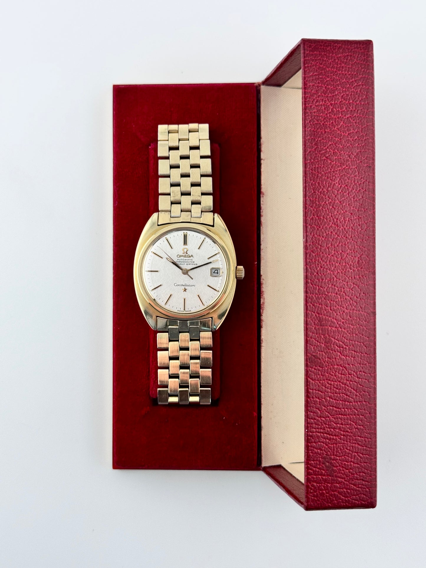 Omega Constellation Chronometer Automatic Date 168.017 - Box and Papers