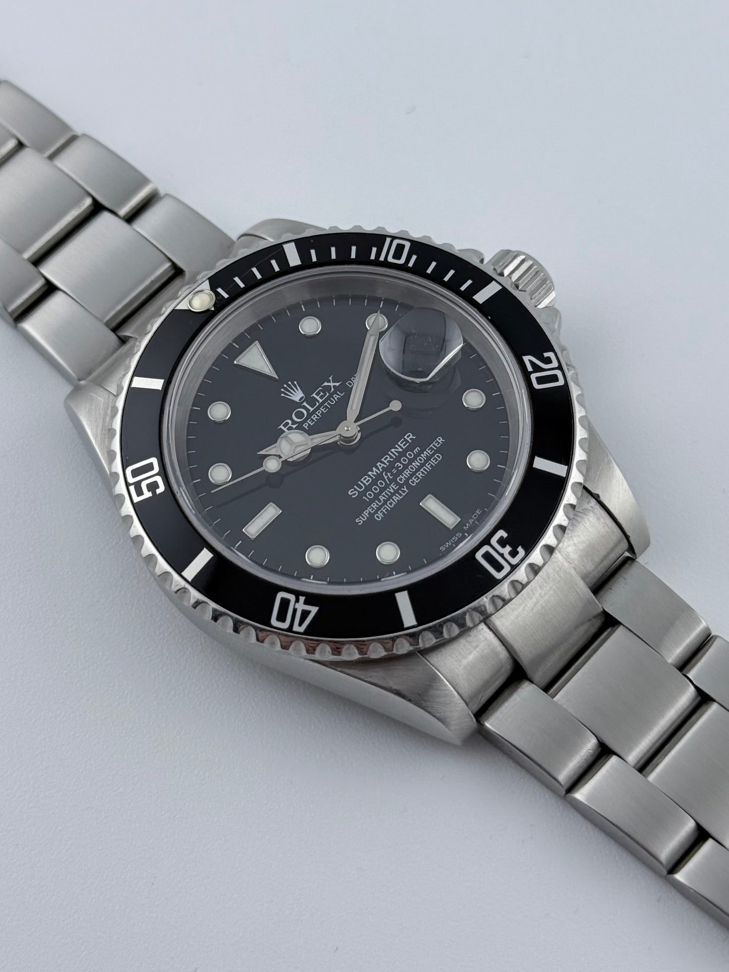 Rolex Oyster Perpetual Submariner Date - 16610 - Box and Papers - Collectors Set