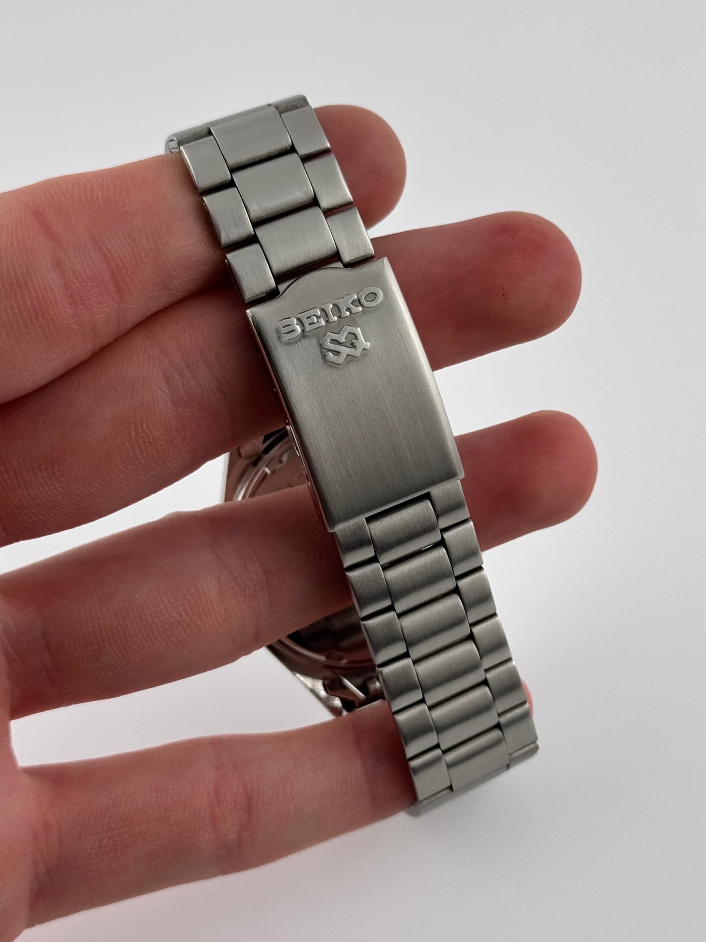 Seiko SQ Quartz Date - 5Y22-8020 Sunburst Dial