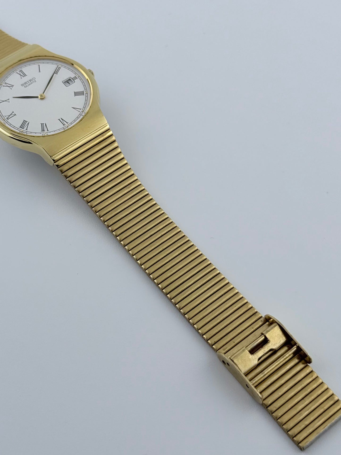 Seiko Quartz Date Dress Watch - 5Y39- 7000