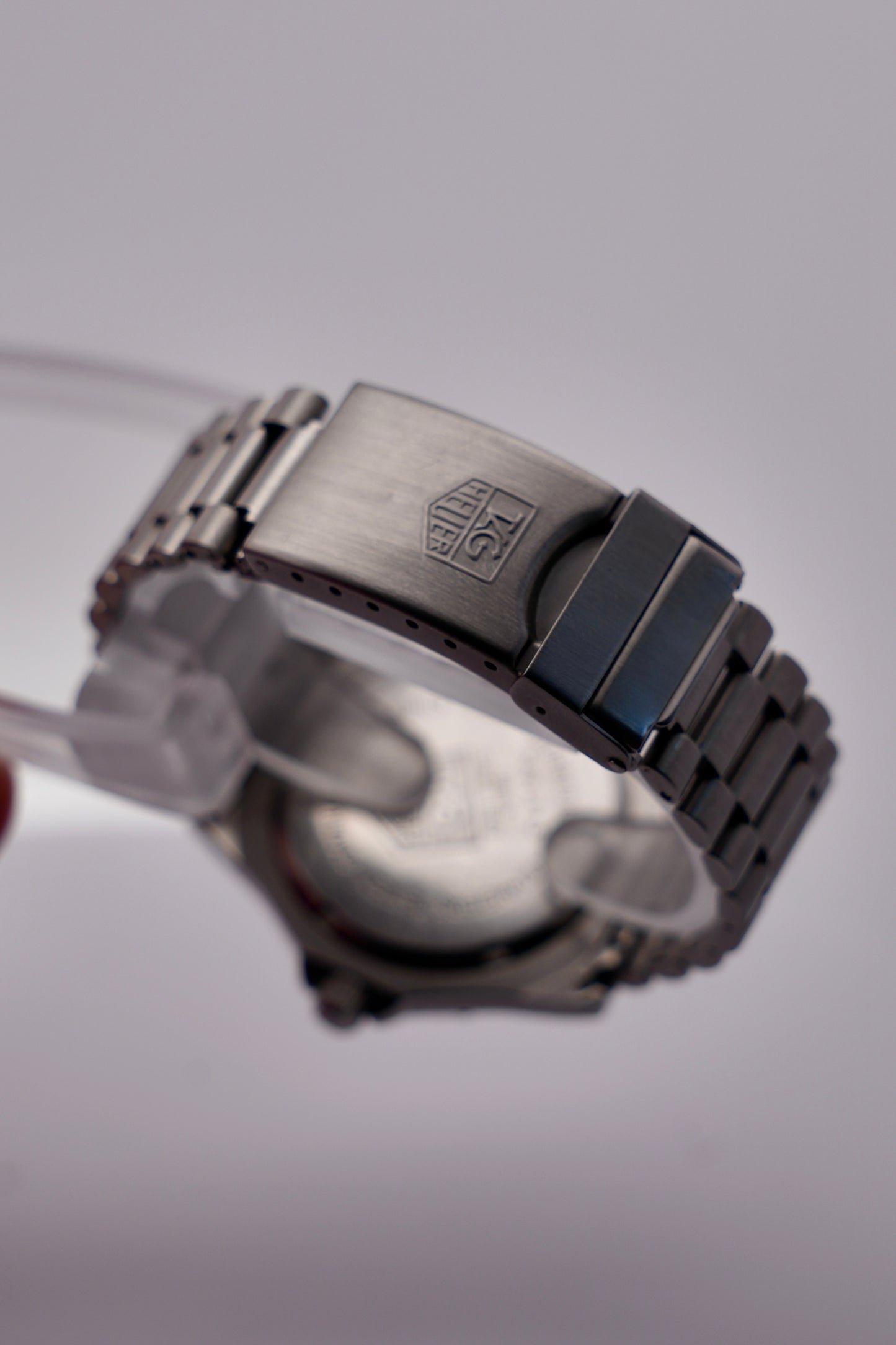 TAG Heuer Professional 3000 Quartz Date - 932.213