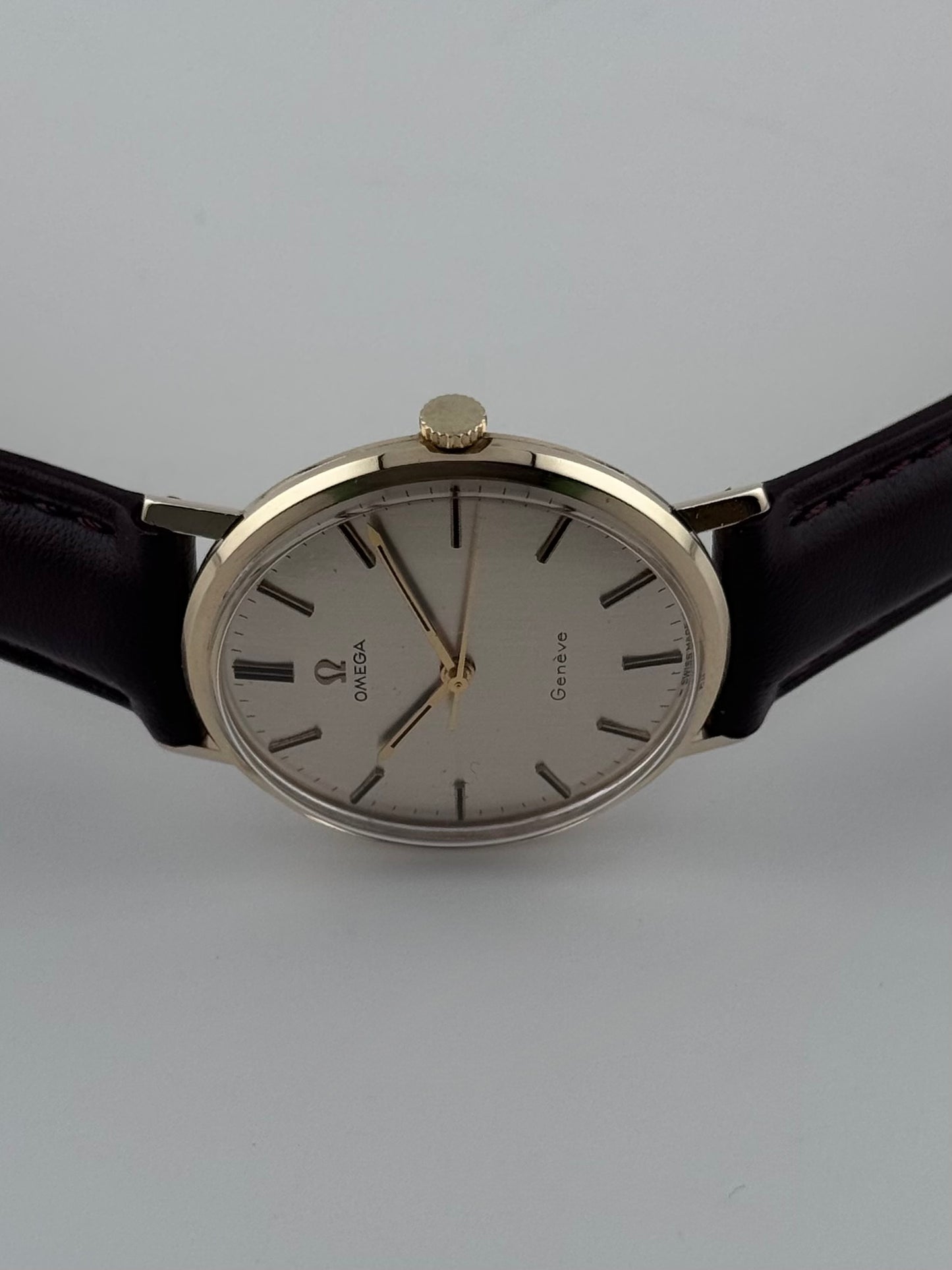 Omega Geneve Manual Wind 9ct Gold - 131.5016 - Original Box and Papers