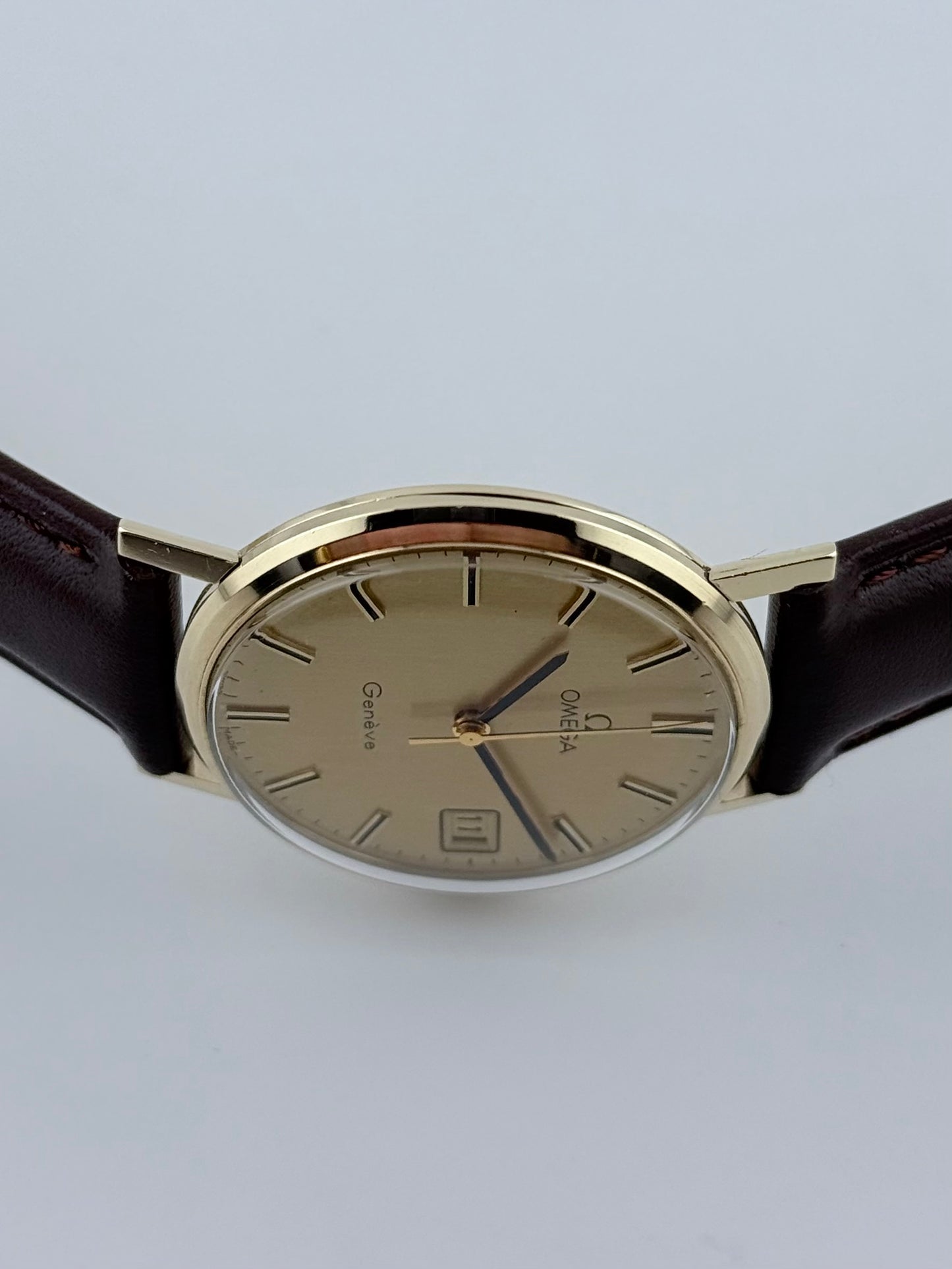 Omega Geneve Manual Wind 9ct Gold - 132.5017 - Original Box and Papers