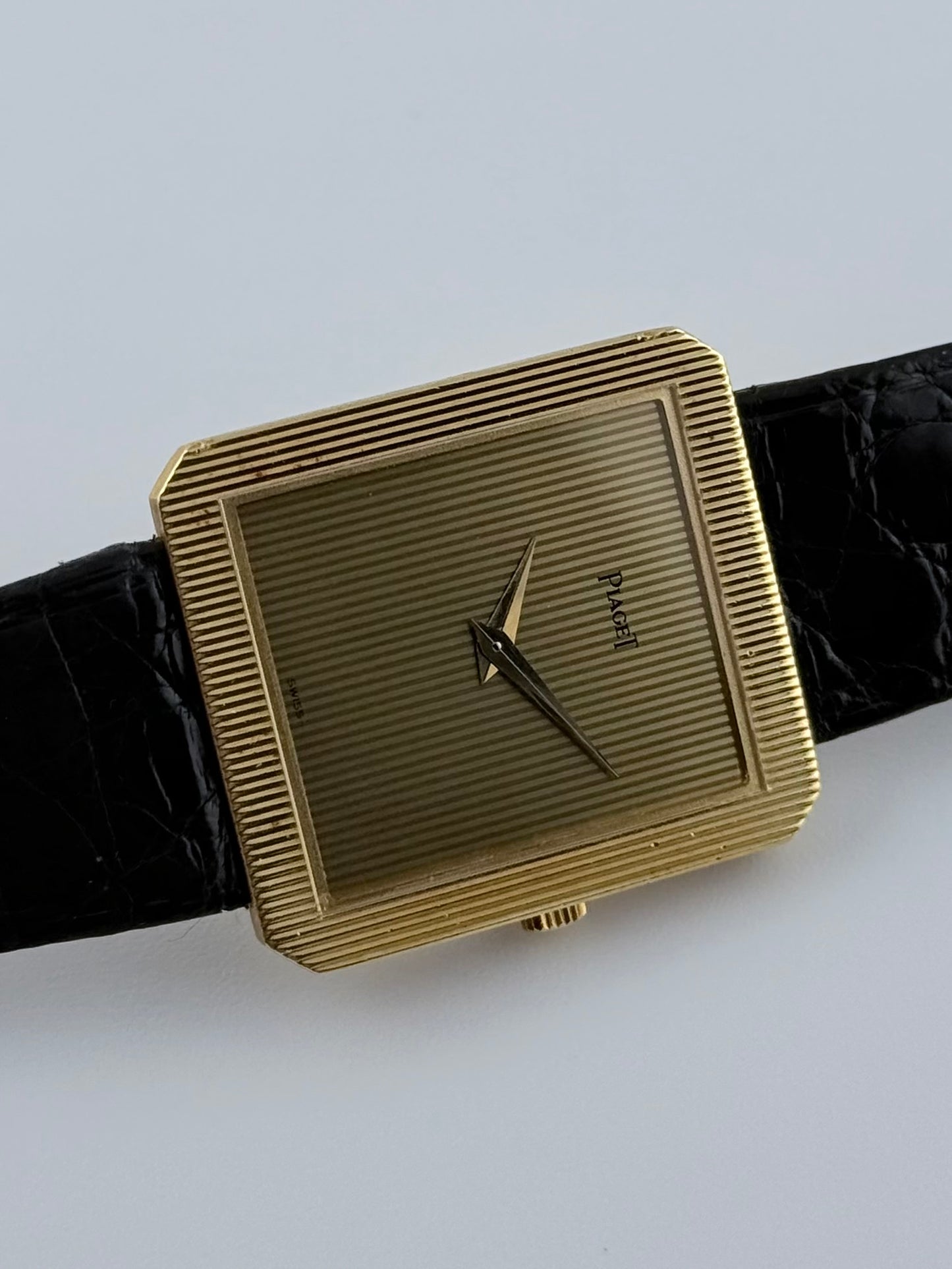 Piaget Protocol Tank Quartz - 18ct Gold - 8154