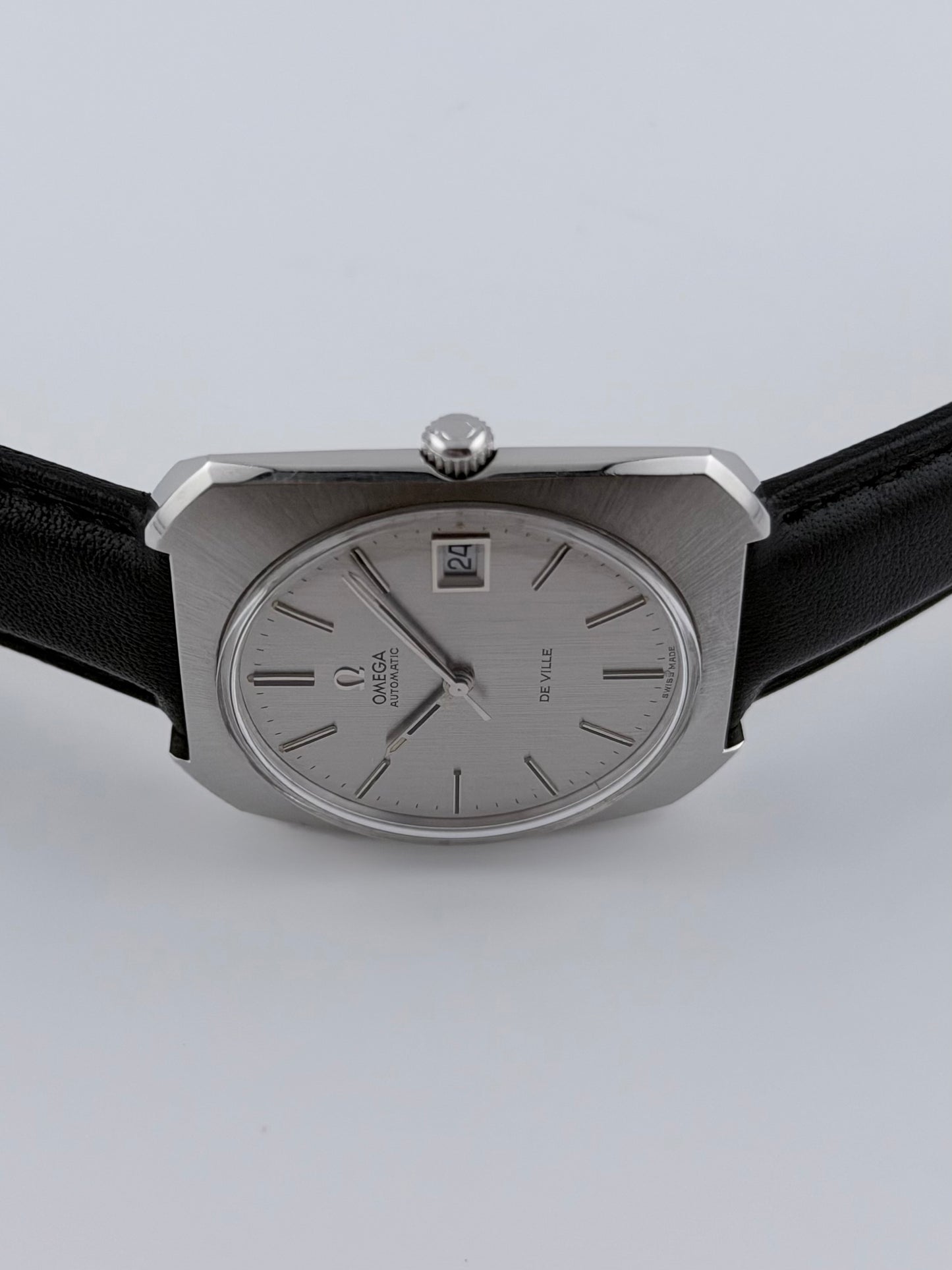 Omega De Ville Automatic Date Rare Jumbo Size - 166.085