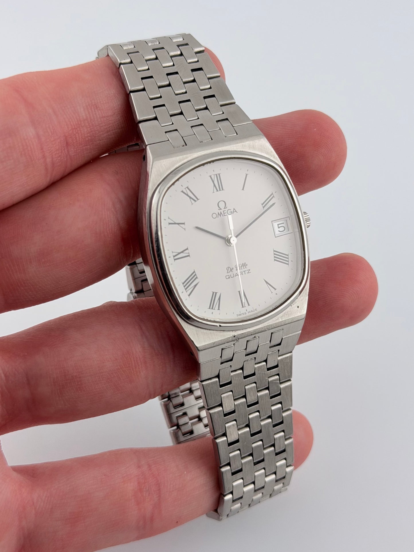 Omega DeVille Quartz Date 192.0051 - White Roman Numeral Dial