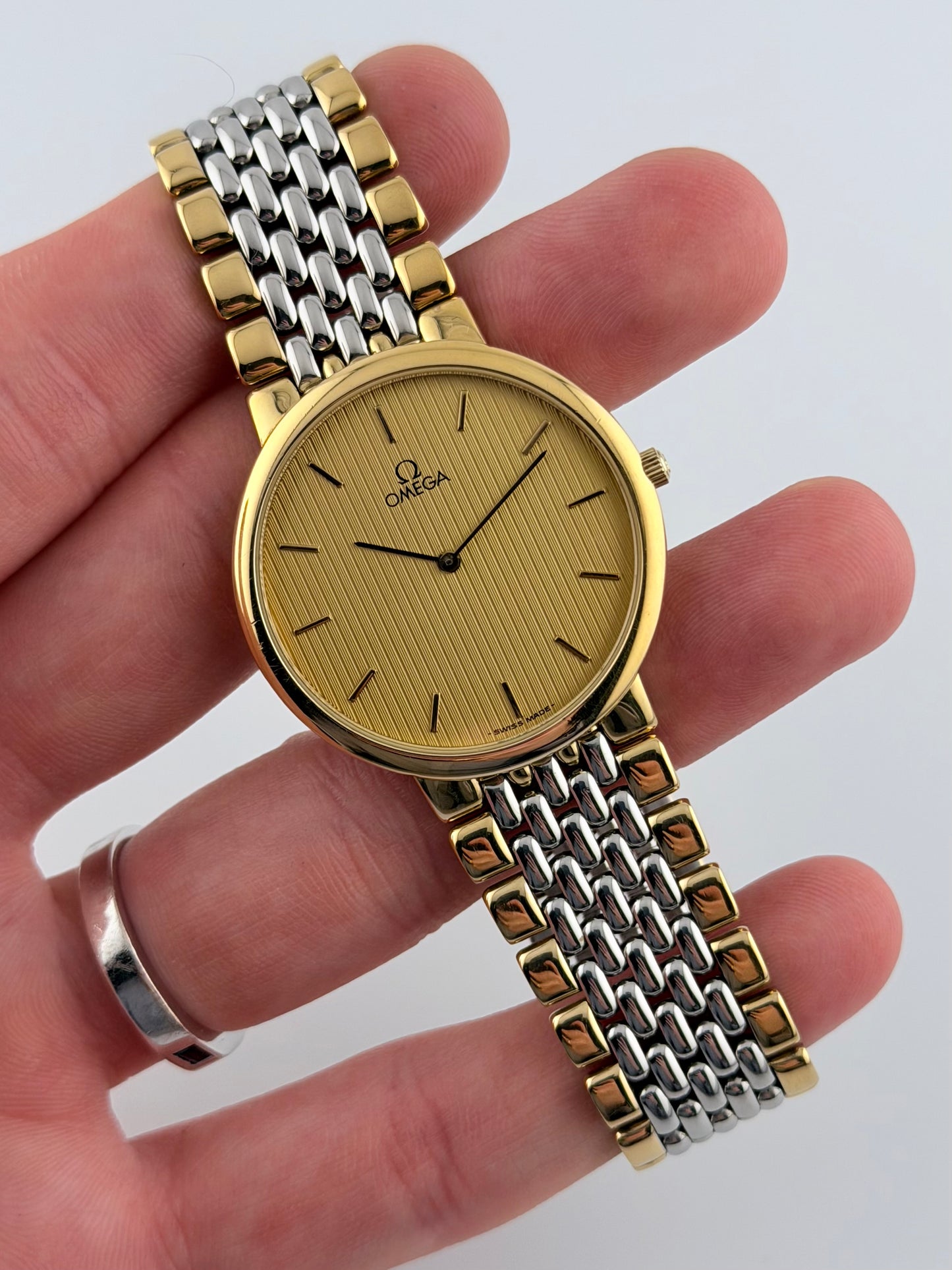 Omega De Ville Quartz 395.0875 - Box & Papers