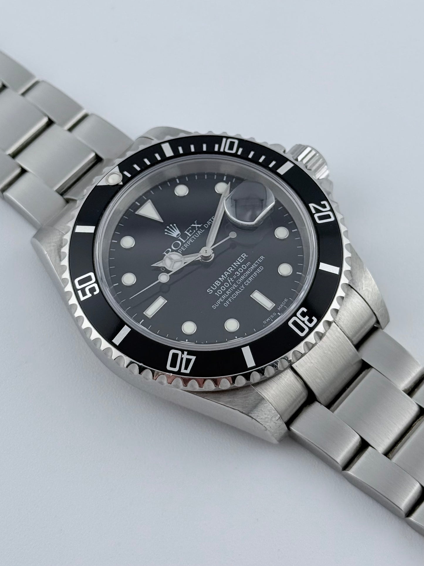 Rolex Oyster Perpetual Submariner Date - 16610 - Extremely Clean Condition