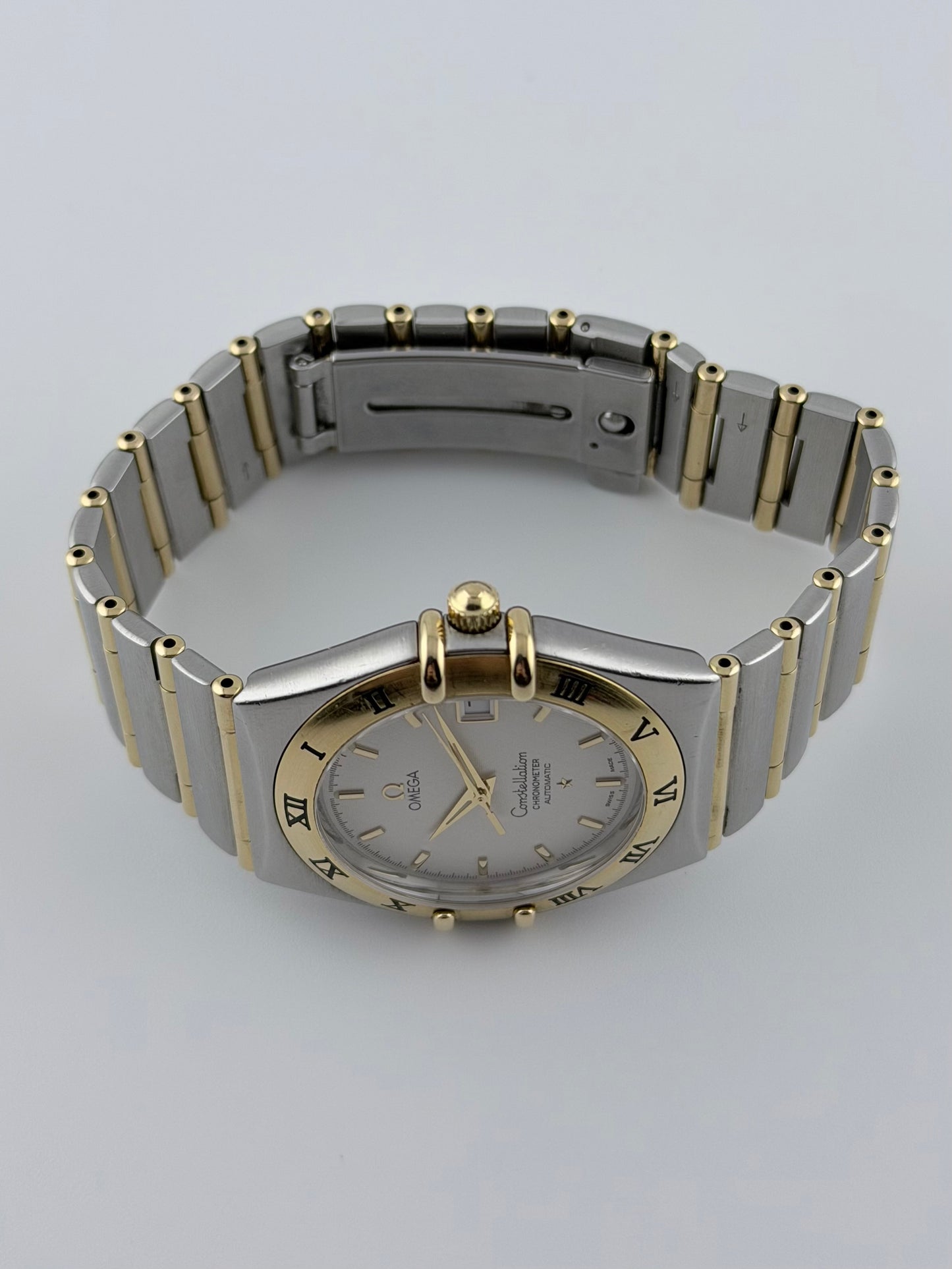 Omega Constellation Automatic Date 1202.30.00 - Box and Papers!