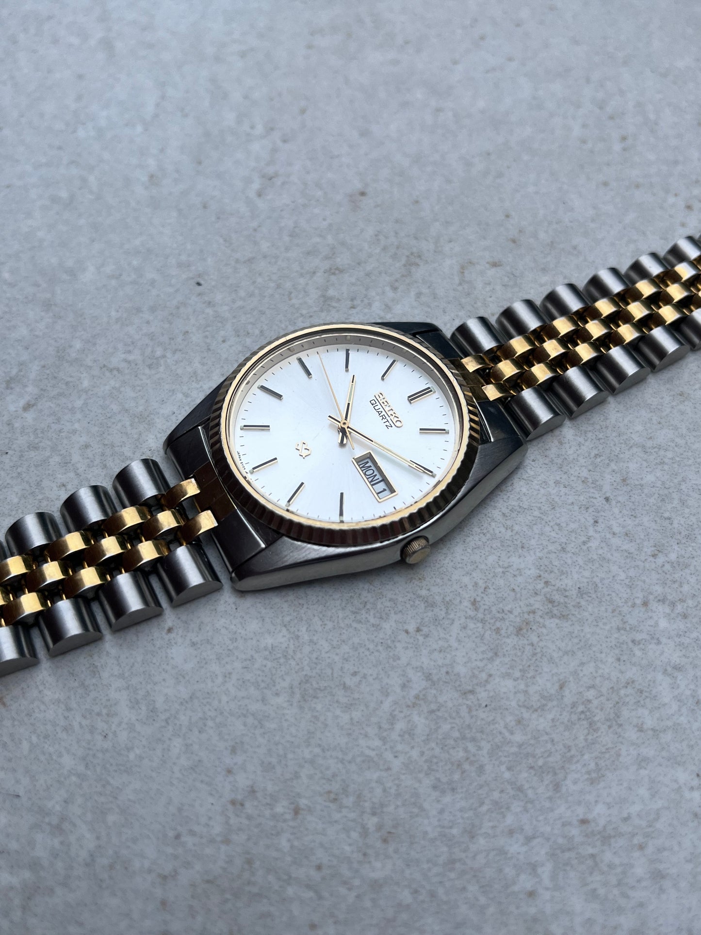Seiko SQ Quartz Day-Date 5Y23-8A60
