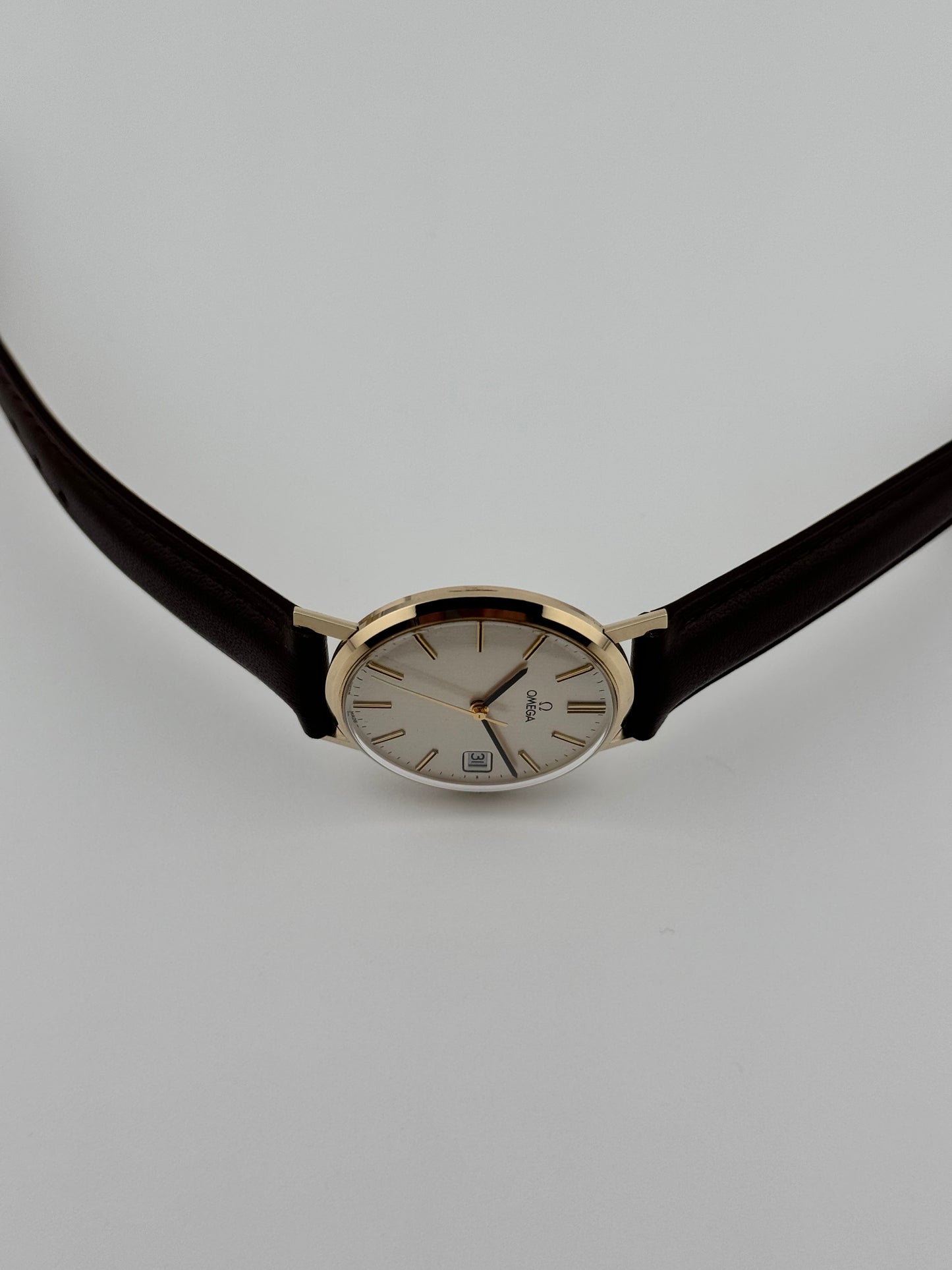 Omega Geneve Manual Wind 9ct Gold - 132.5017 - Original Box and Papers
