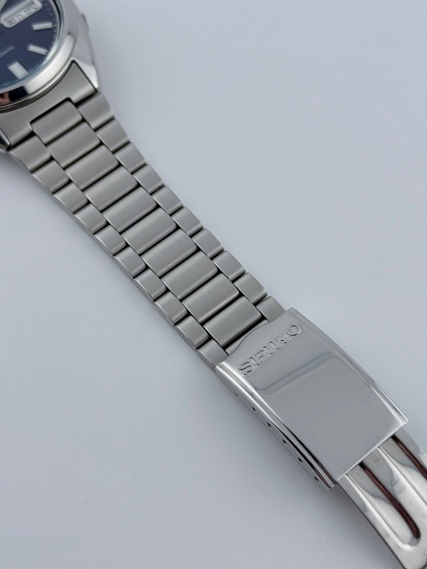 Seiko 5 Automatic 7S26-0480 - Blue Dial - Box and Hang Tag.