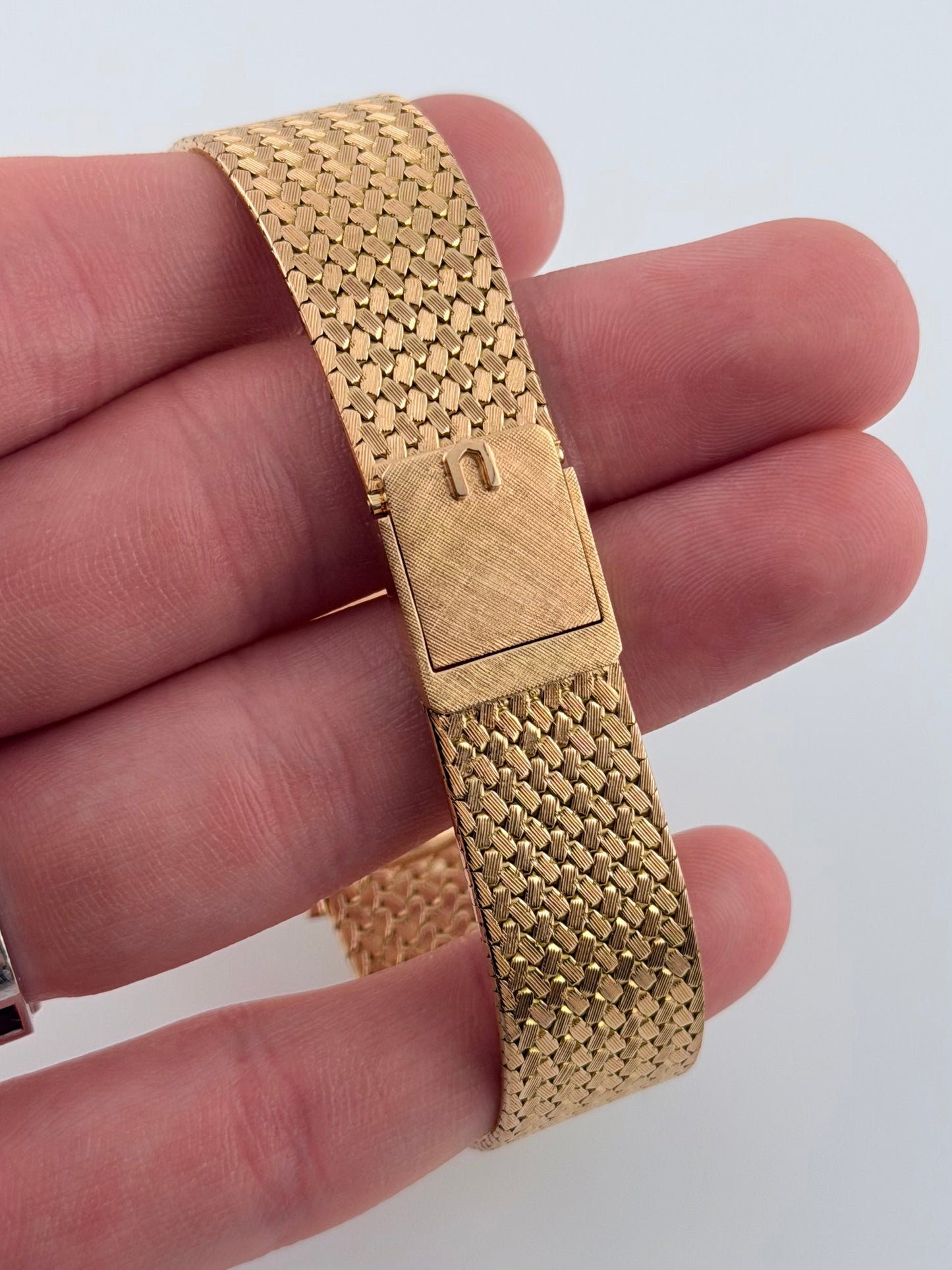 Universal Geneve Manual Wind - Ultra Rare - New Old Stock Khanjar - 18ct Gold