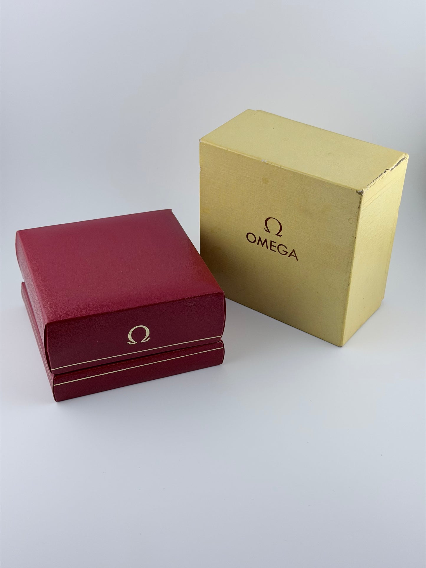 Omega De Ville Automatic Date 166.5020 - 9ct Solid Gold - Box and Papers!