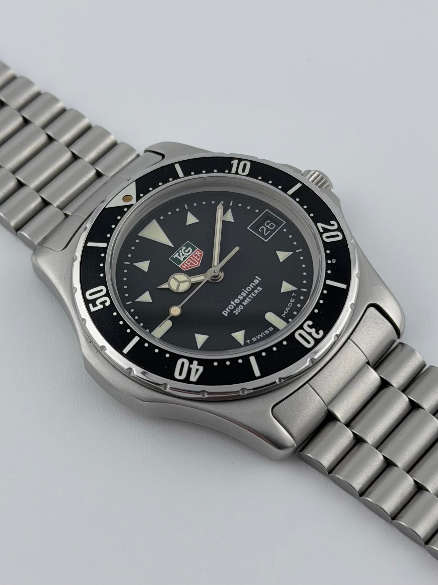 Tag Heuer Professional 200m Quartz Date - 973.006F