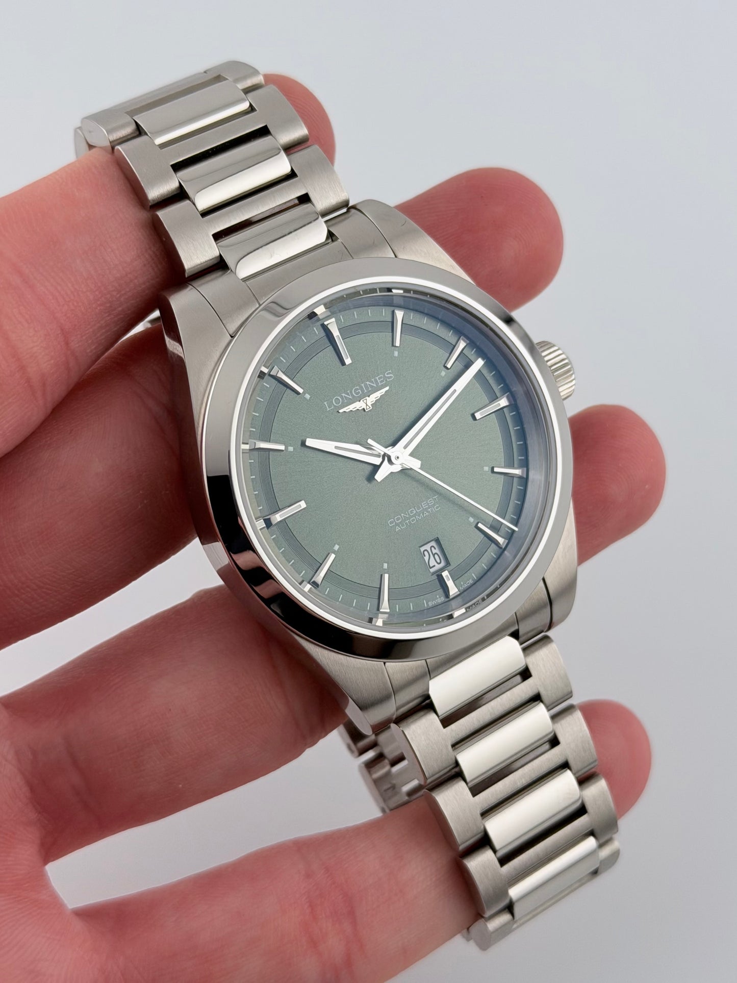 Longines Conquest Automatic Date L3.720.4 - Green Sunburst Dial