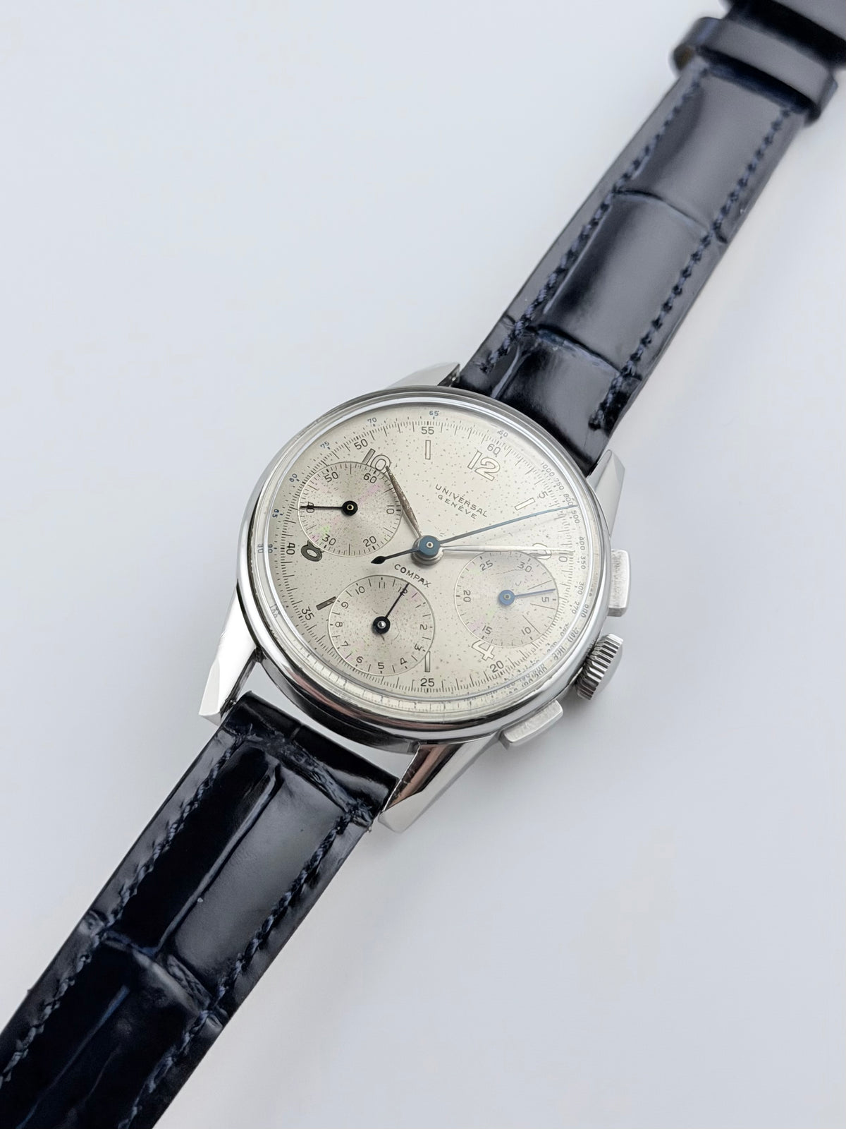 Universal Geneve Compax Manual Wind Chronograph - 22498 - Rare
