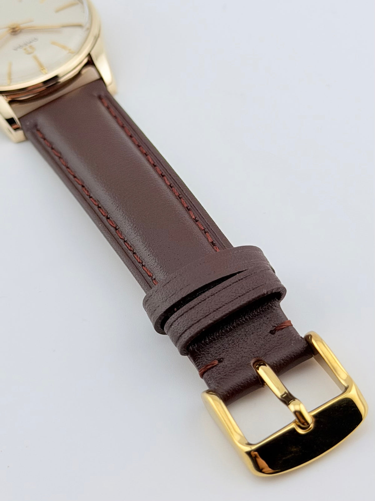 Omega Manual Wind 9ct Gold - 928 181407 - Linen Dial - Box and Papers