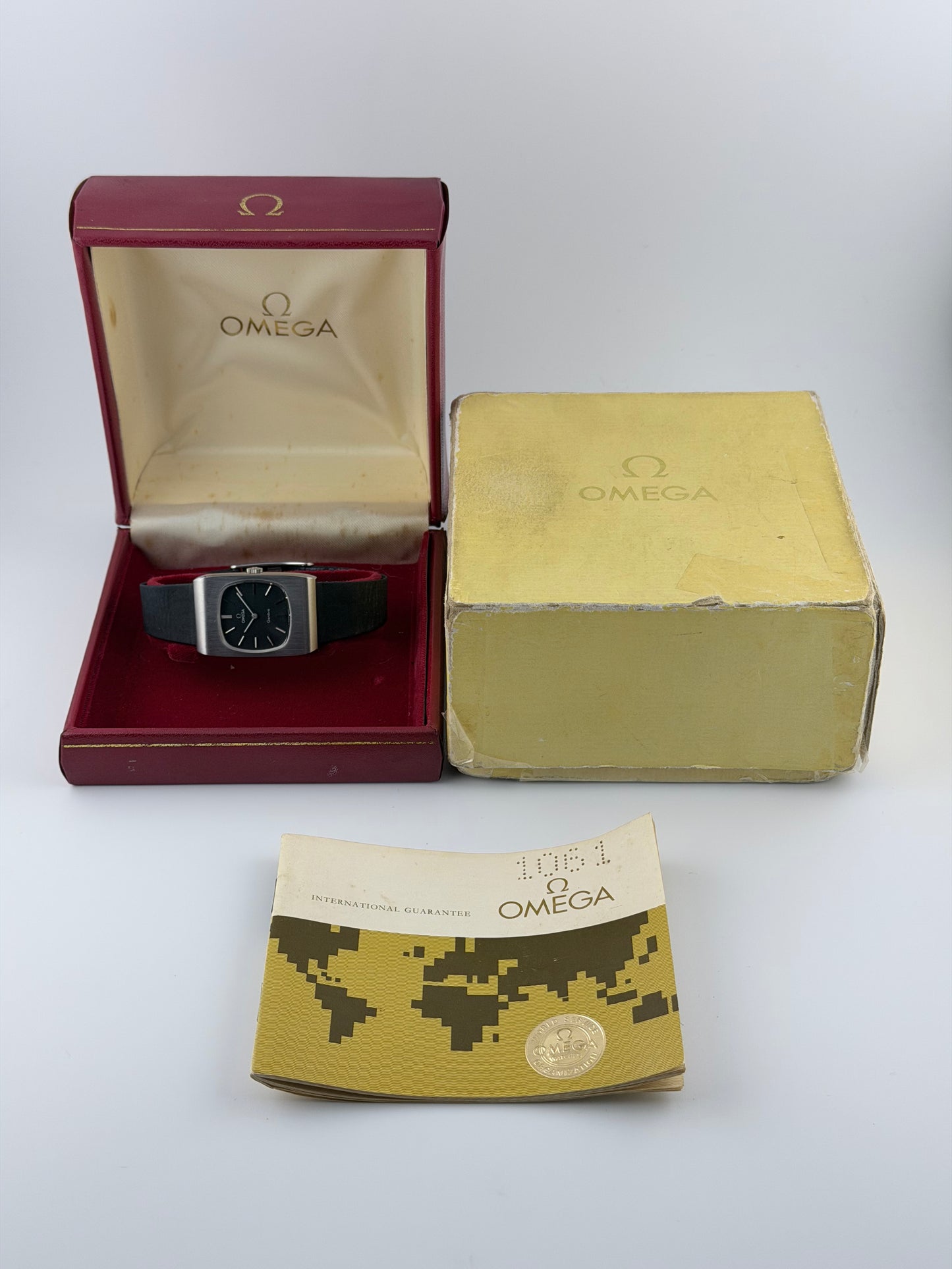 Omega Geneve Tank Manual Wind 511.0470 - Box and Papers