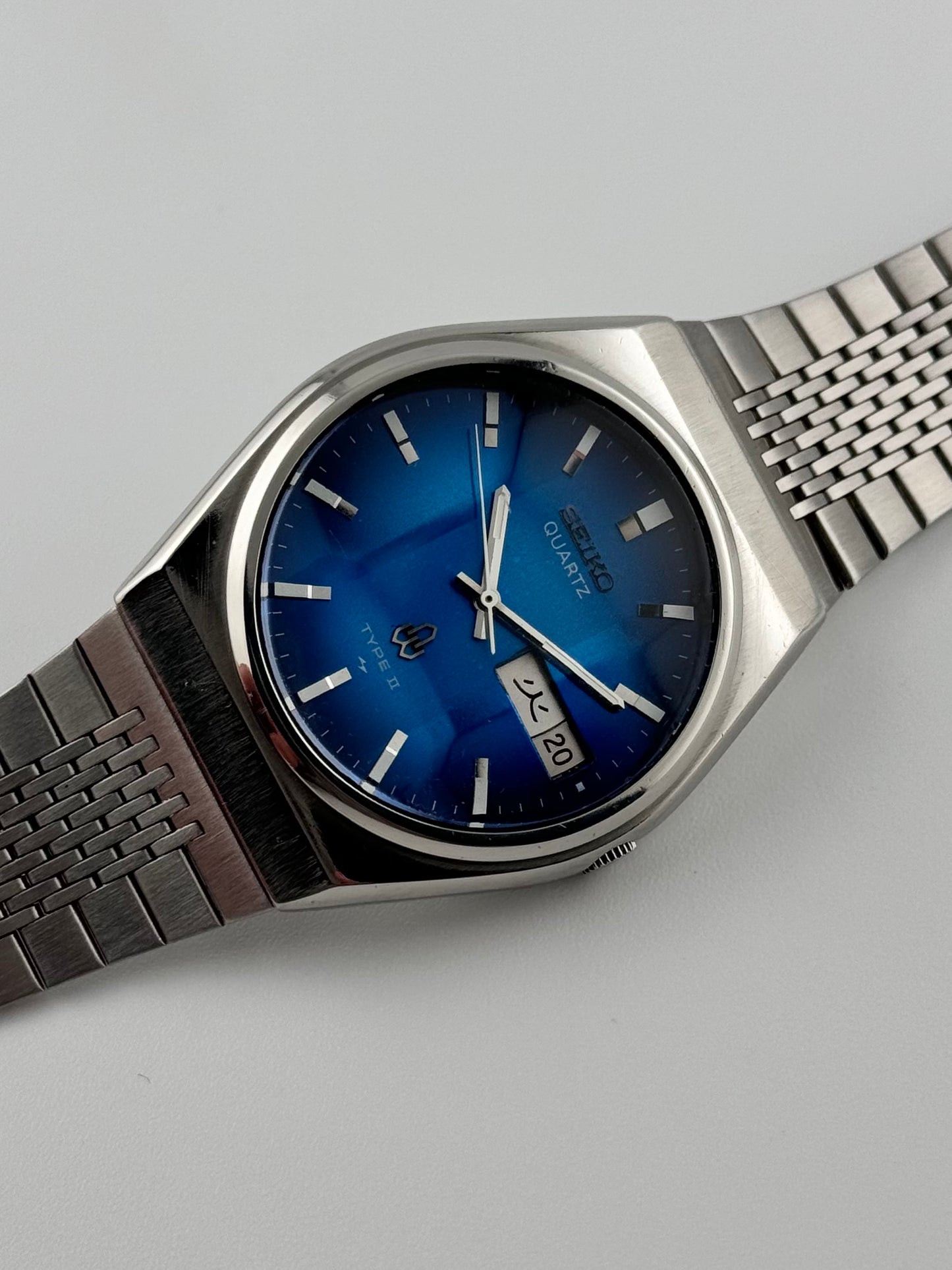 Seiko Type II Quartz - JDM - Gradient Blue - Faceted Crystal