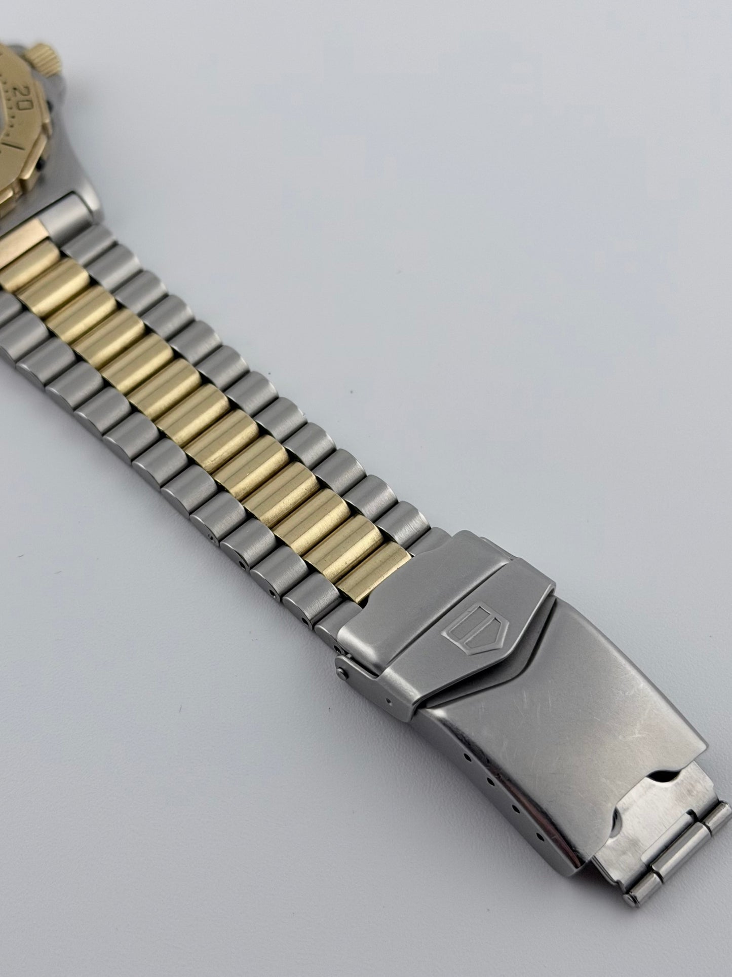 Tag Heuer Professional 200m Quartz Date - 934.206