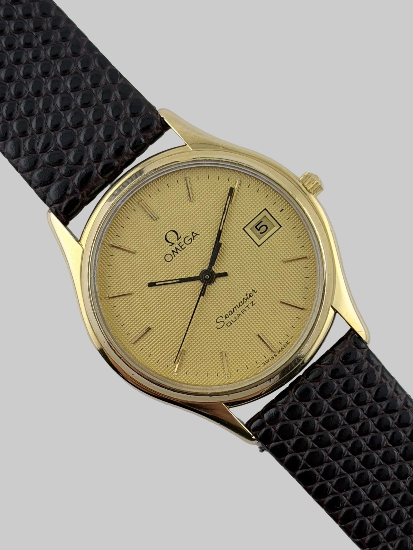 Omega Seamaster Quartz Date 196.0251 - Hobnail Dial