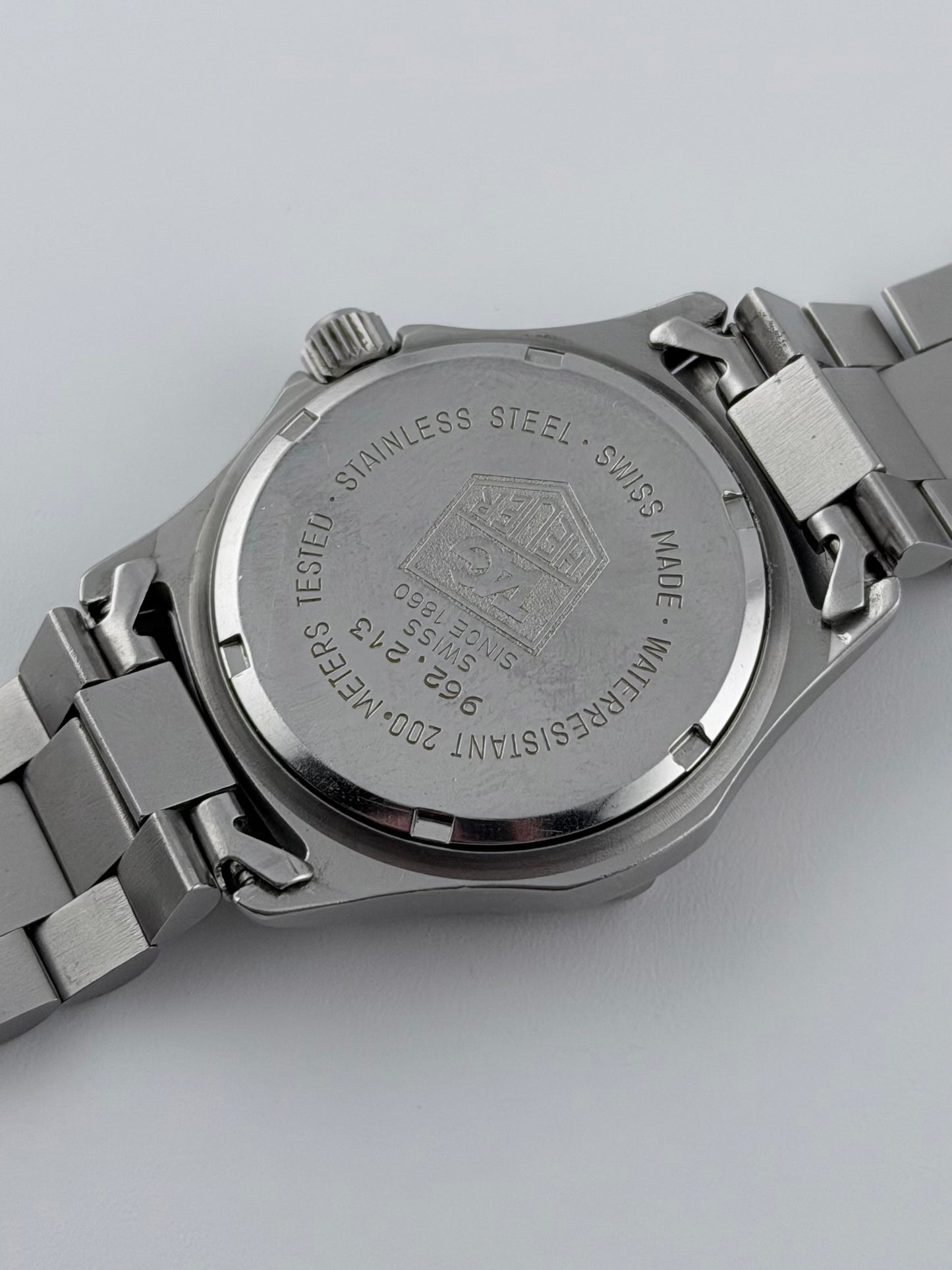 Tag Heuer Professional 2000 Quartz Date - 962.213