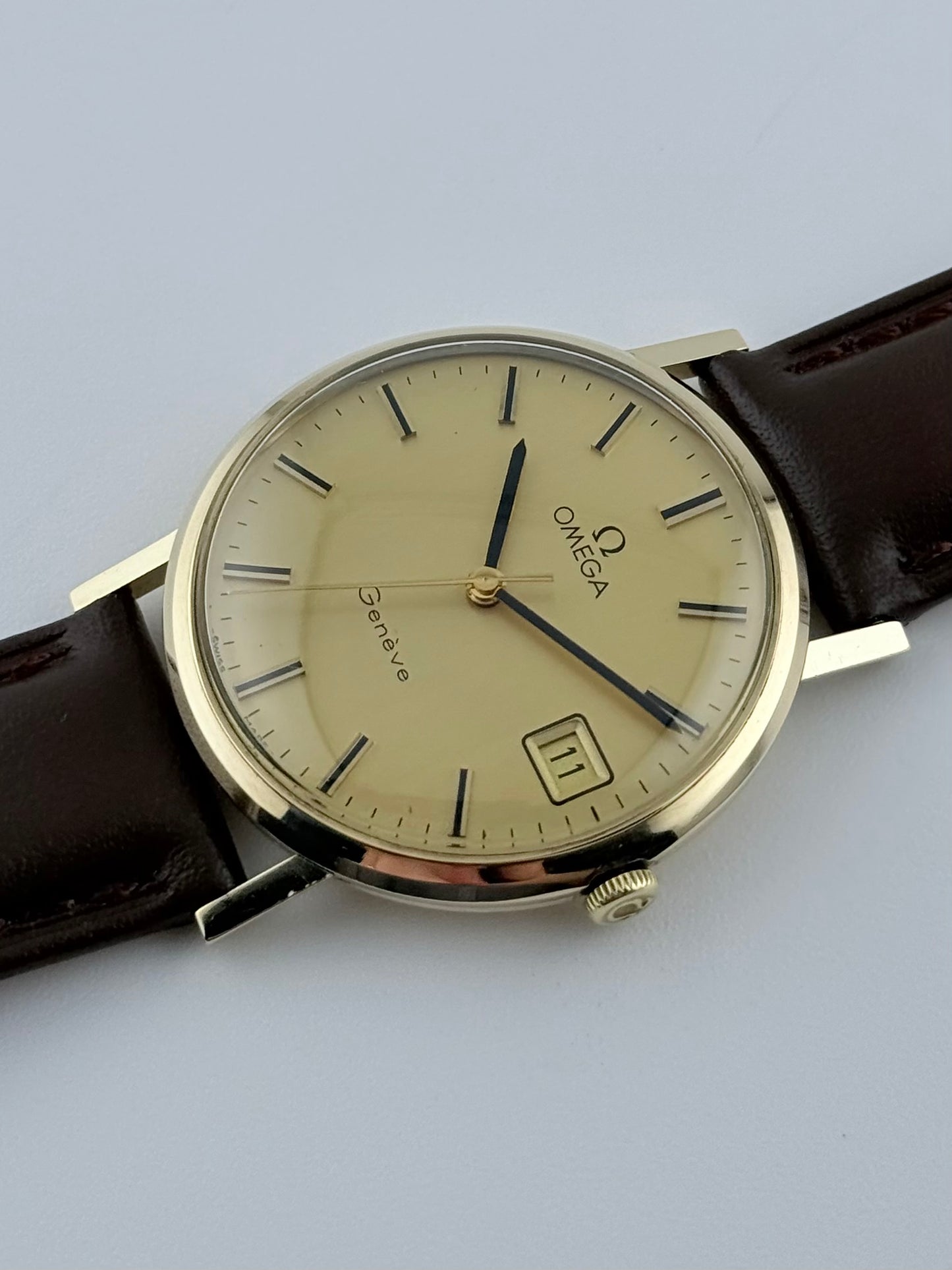 Omega Geneve Manual Wind 9ct Gold - 132.5017 - Original Box and Papers