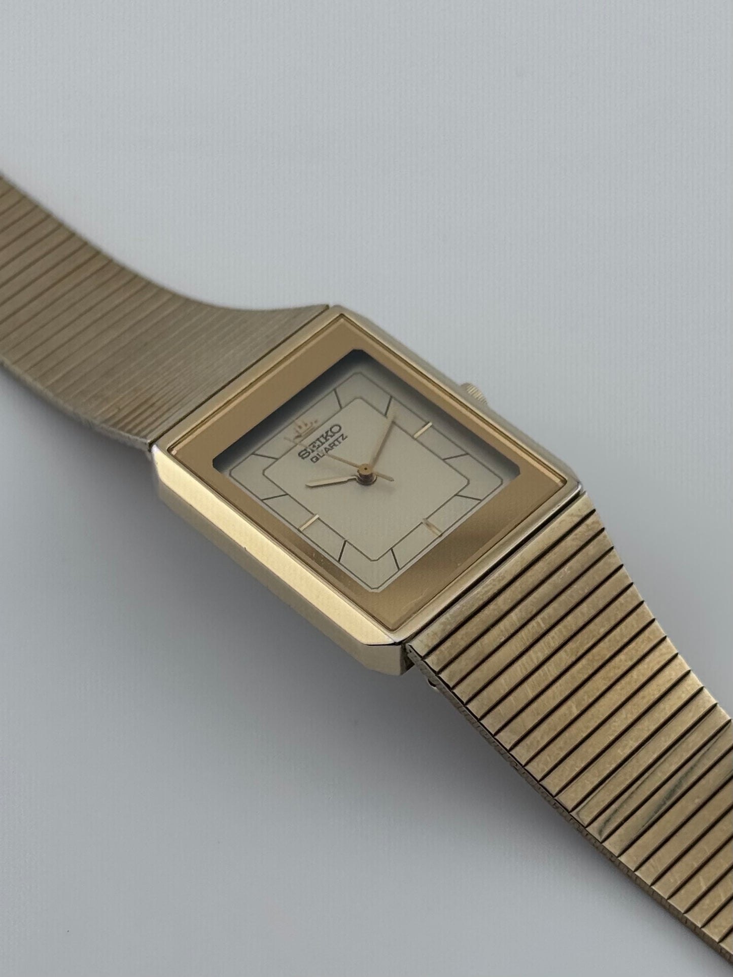Seiko Tank Quartz 5Y31-5A60
