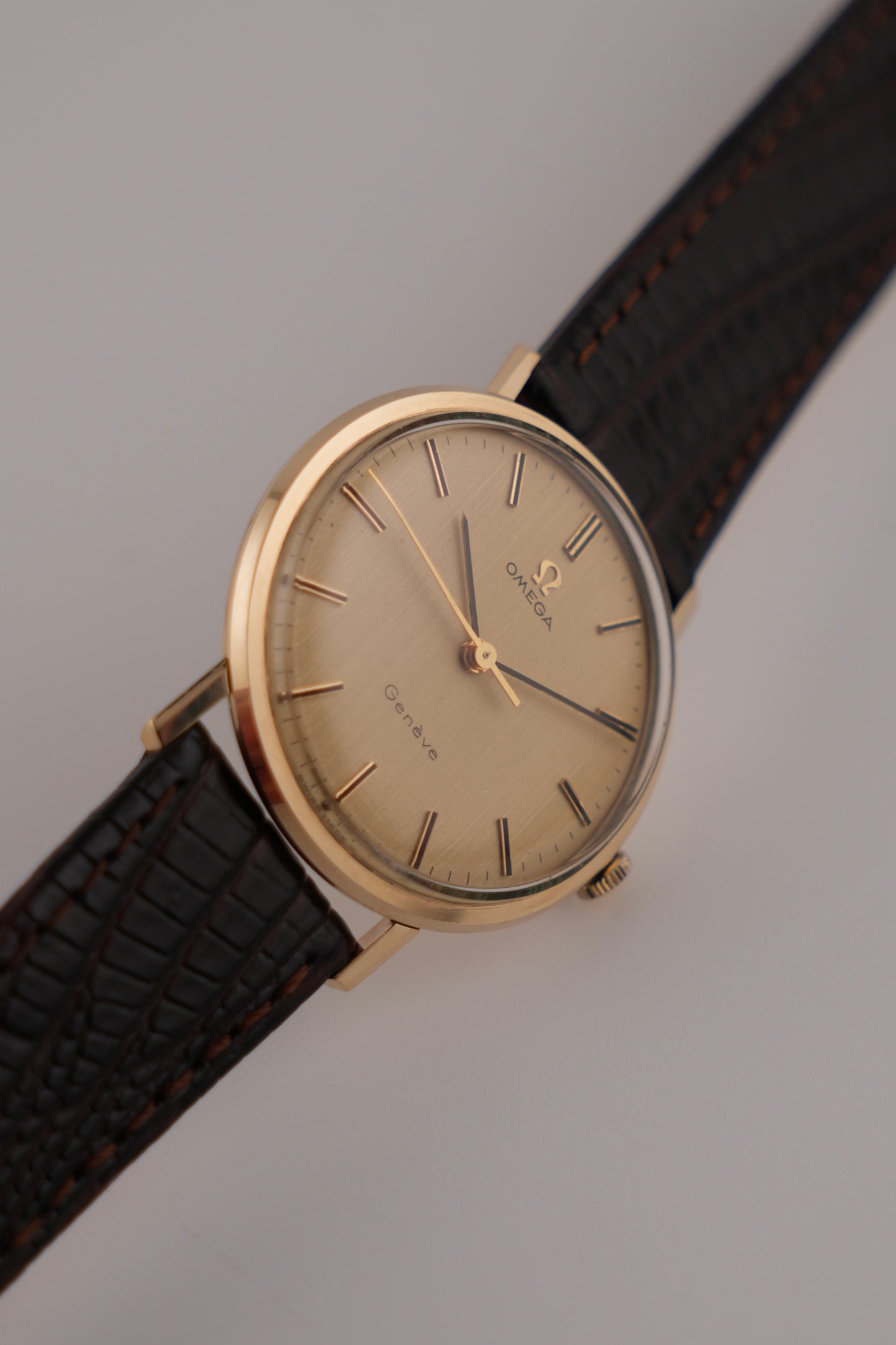 Omega Geneve Manual Wind  9ct Gold - 131.5016