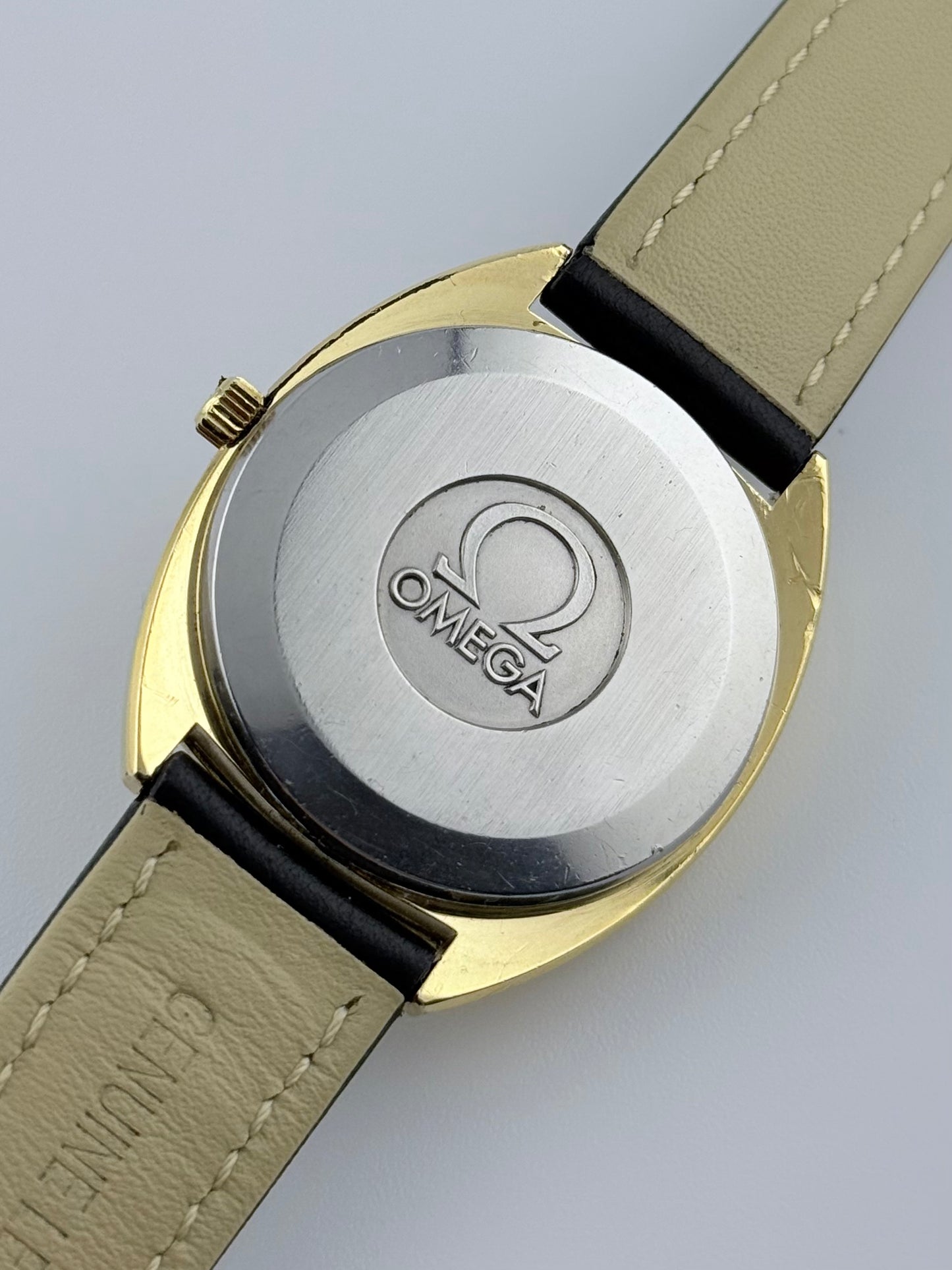 Omega Quartz Date - 196.0121