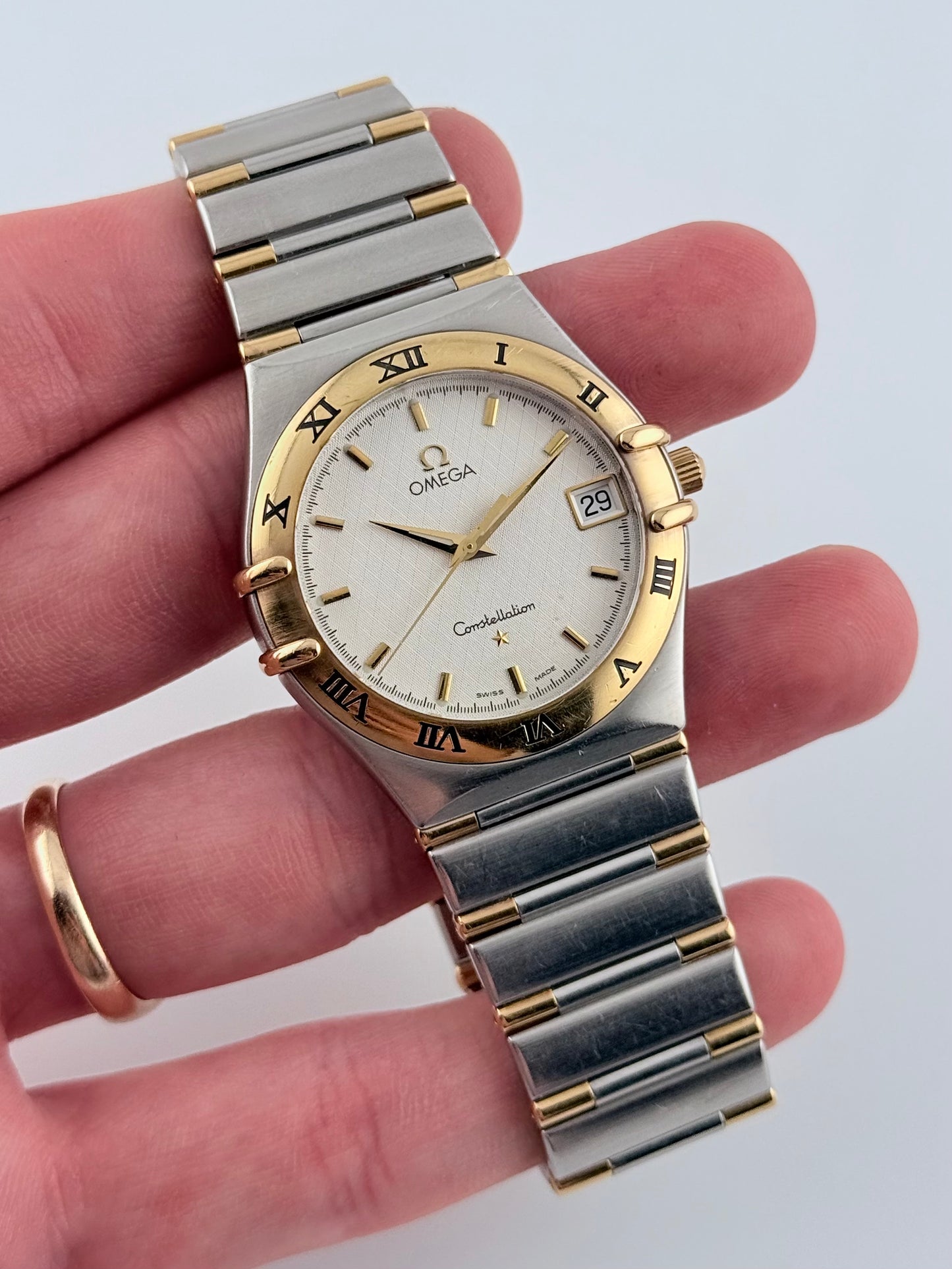 Omega Constellation Quartz Date 396.1201 - Linen Dial - Two-Tone