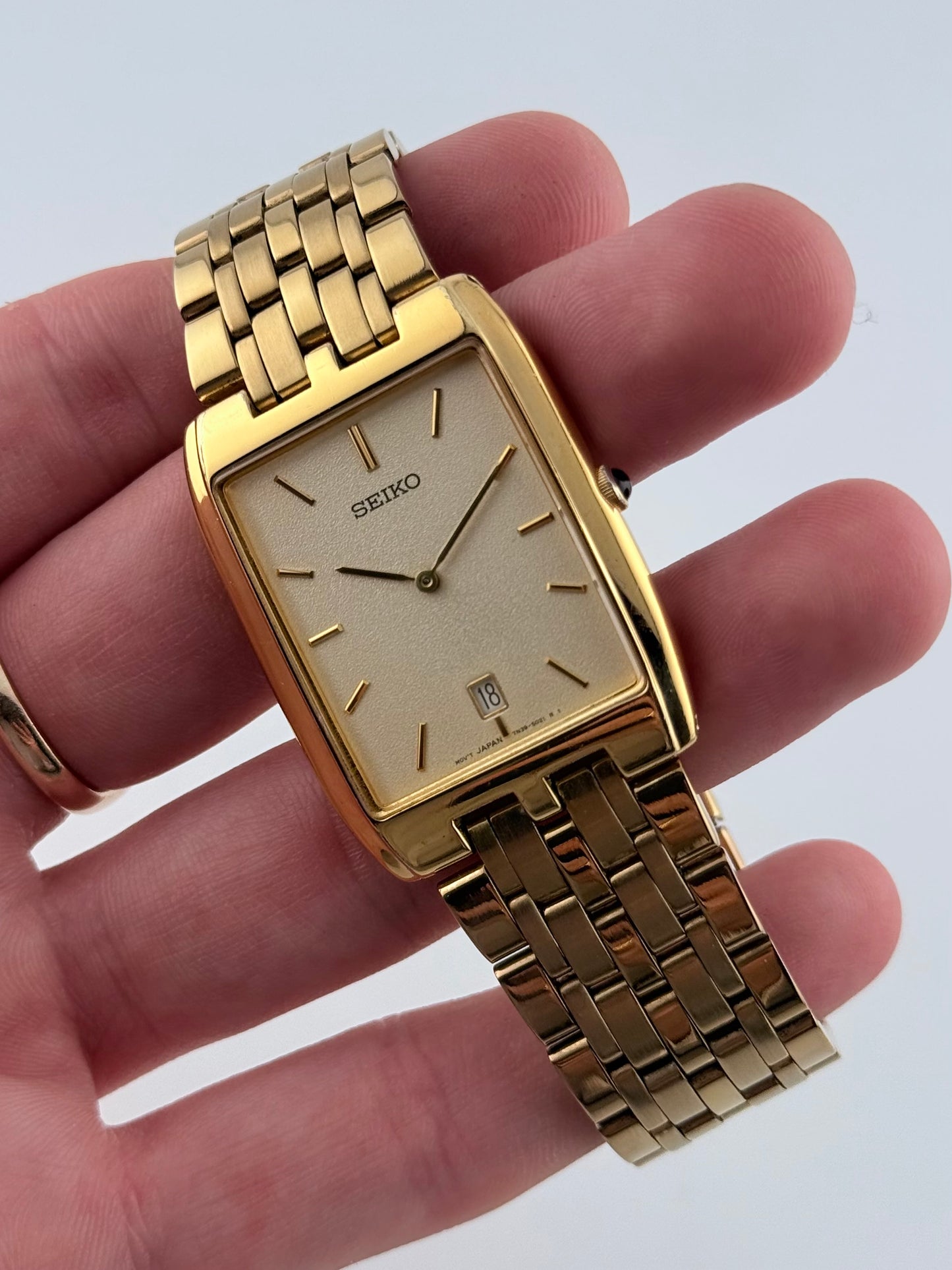 Seiko Tank Quartz 7N39-5010
