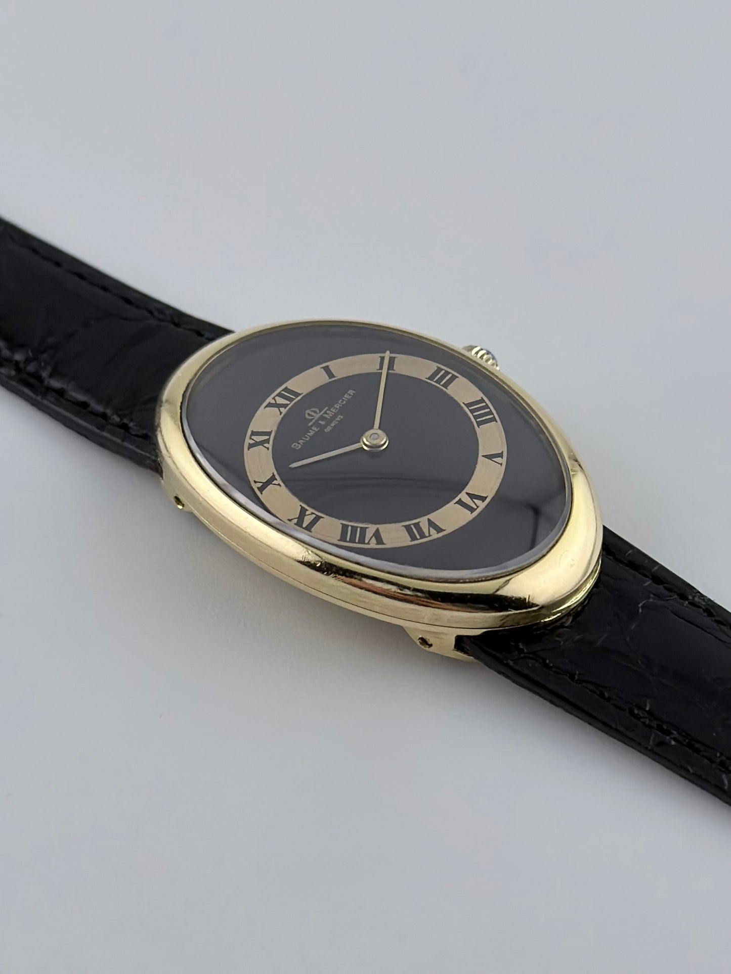 Baume Mercier Geneve Baignoire Manual Wind - 37055 - solid 18ct Gold