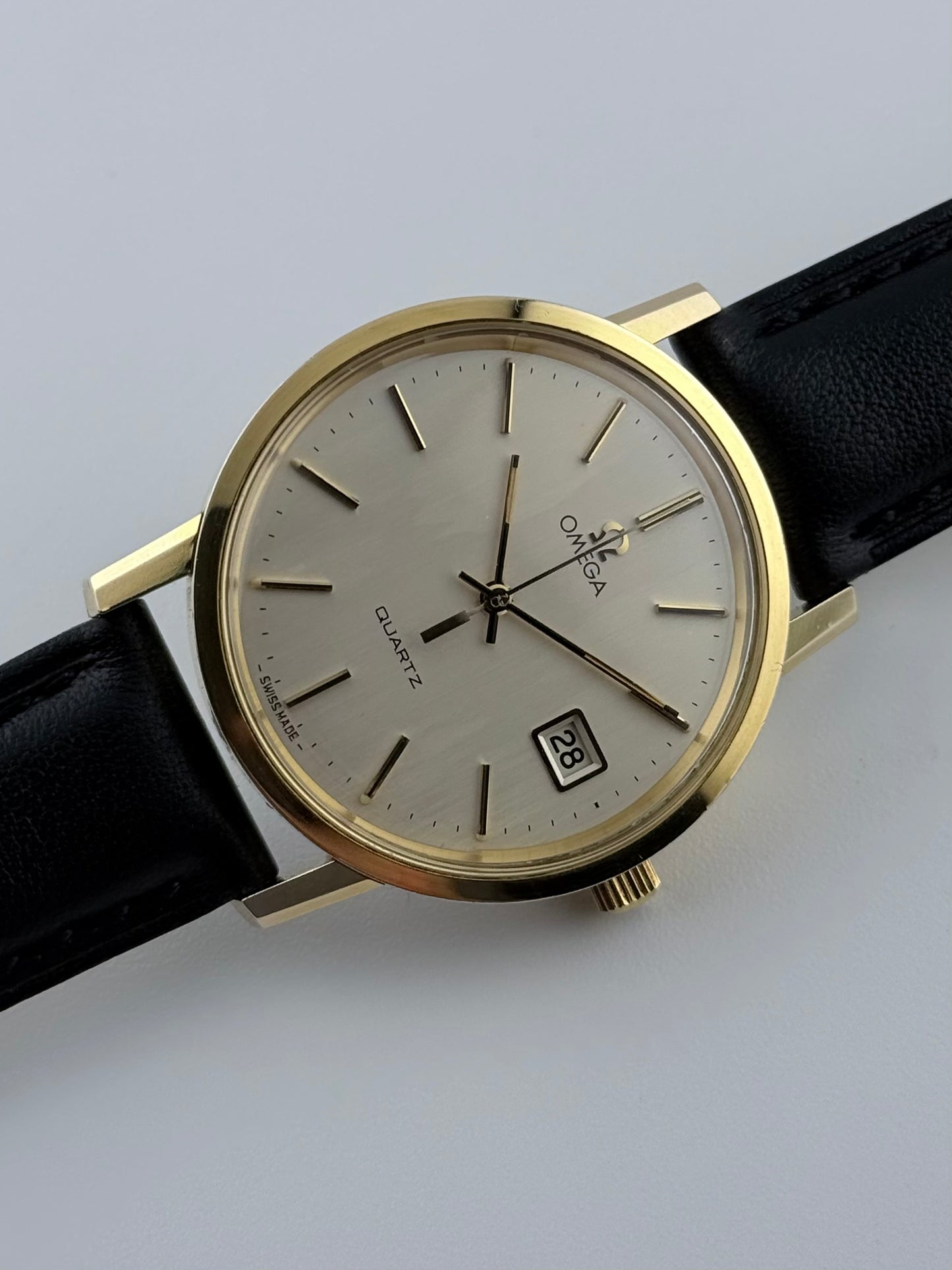 Omega Quartz Date 196.0160 - Box and Papers