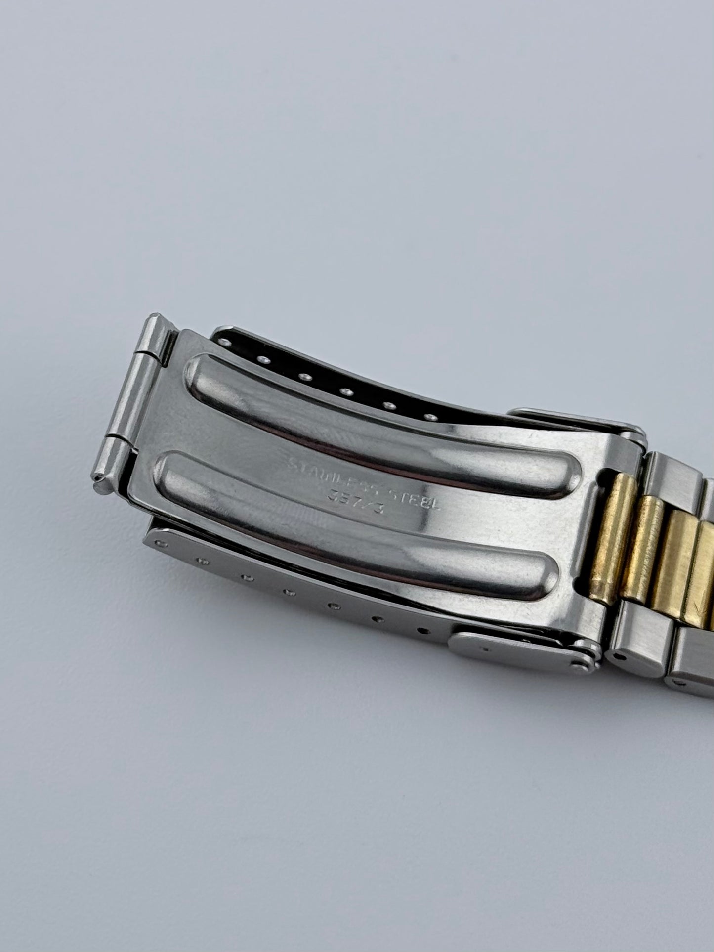 Tag Heuer Professional 3000 Quartz Date - 934.213