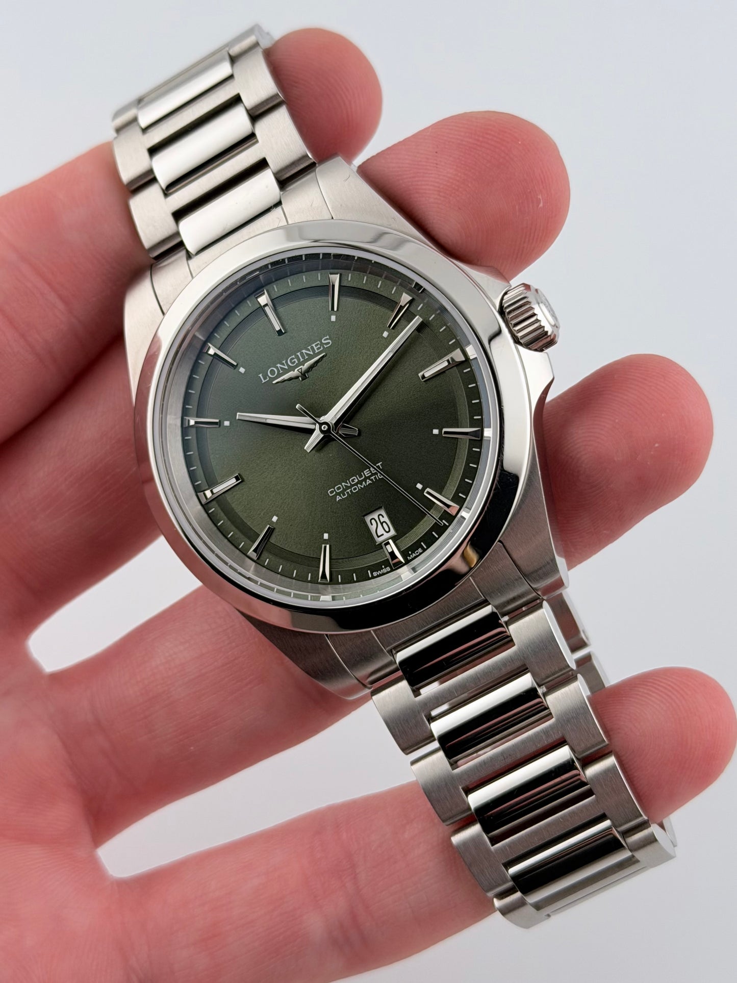 Longines Conquest Automatic Date L3.720.4 - Green Sunburst Dial