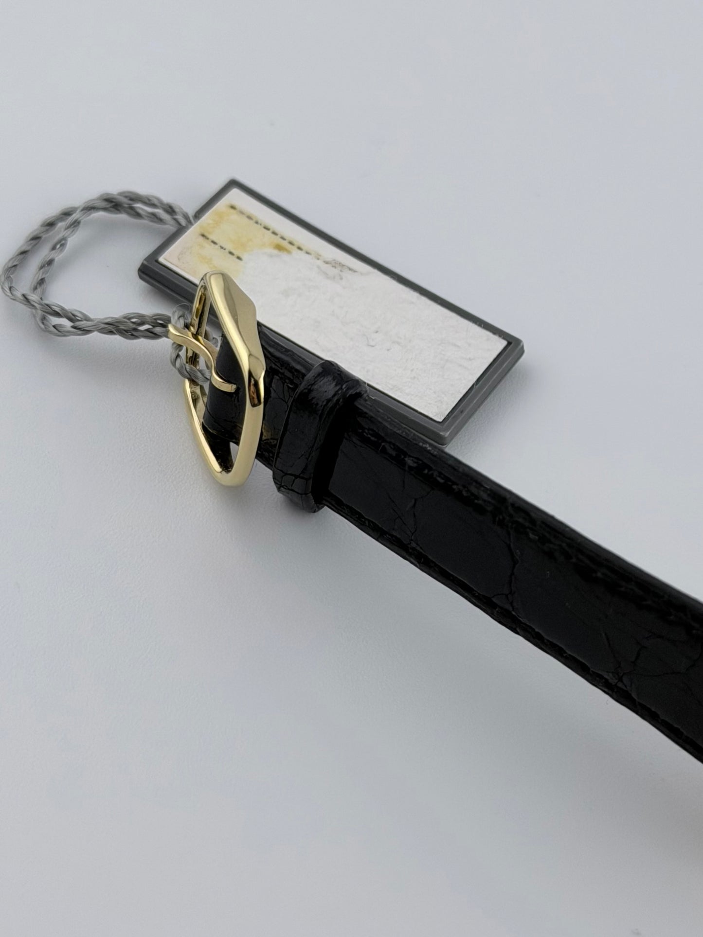 Baume Mercier Geneve Baignoire Manual Wind - 37055 - solid 18ct Gold