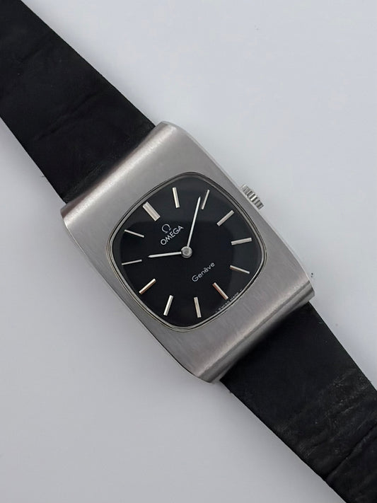 Omega Geneve Tank Manual Wind 511.0470 - Box and Papers