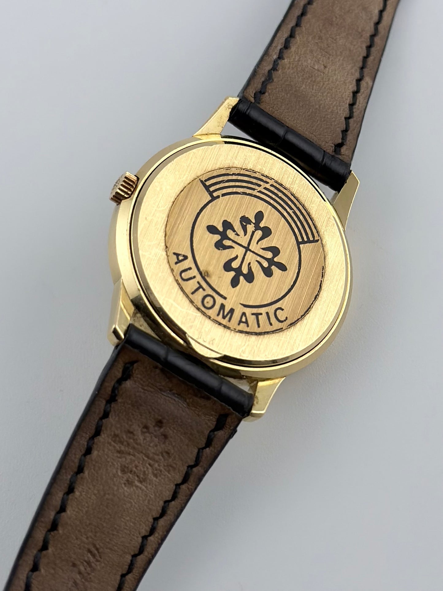 Patek Philippe Calatrava Automatic Date - First Series of the 3802 production run - Solid 18ct Gold