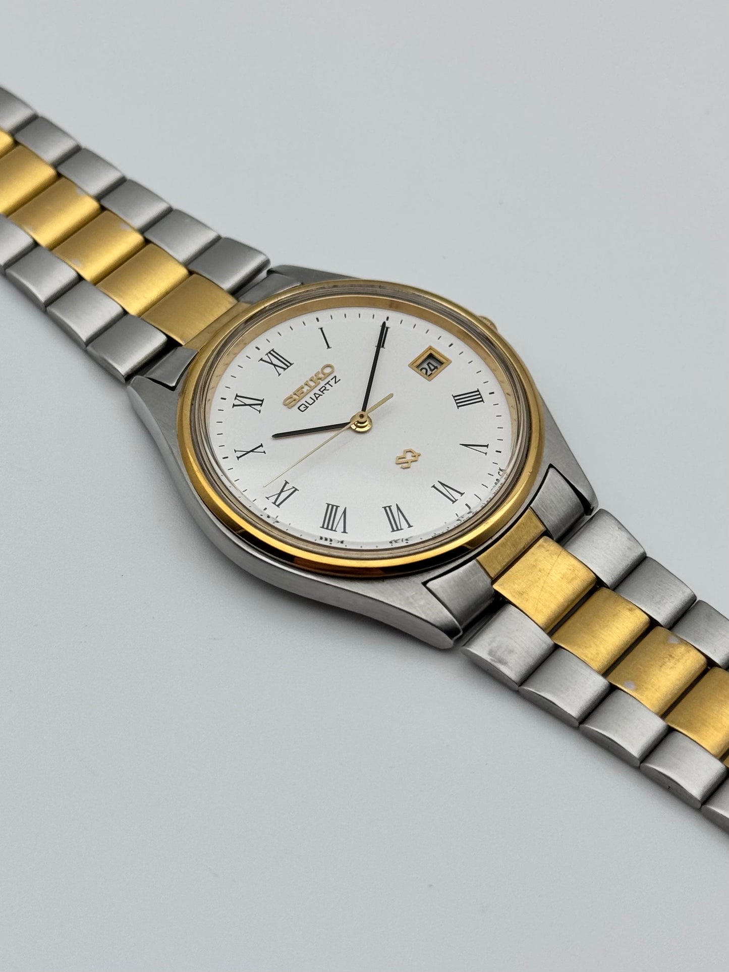 Seiko SQ Quartz Date - 5Y22-8020