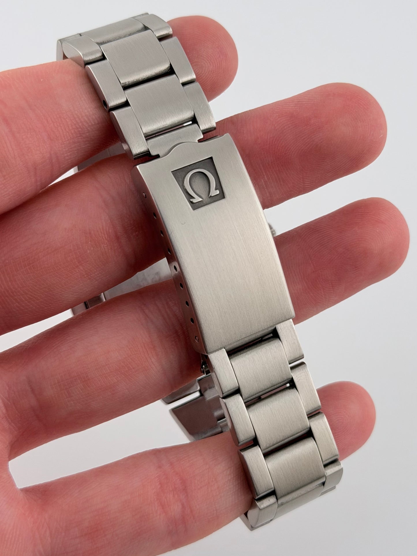 Omega Geneve Dynamic Automatic Date 166.039