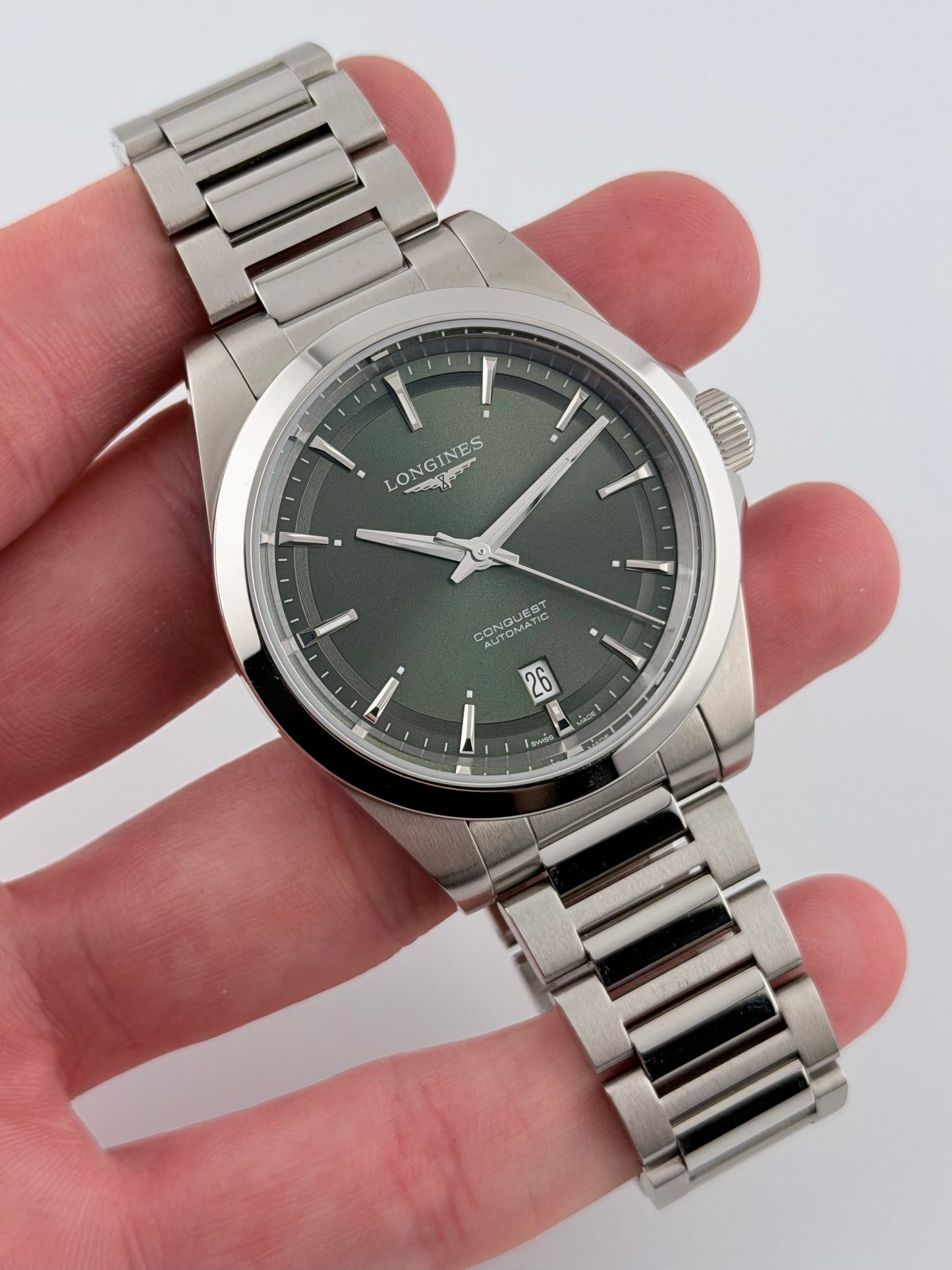 Longines Conquest Automatic Date L3.720.4 - Green Sunburst Dial