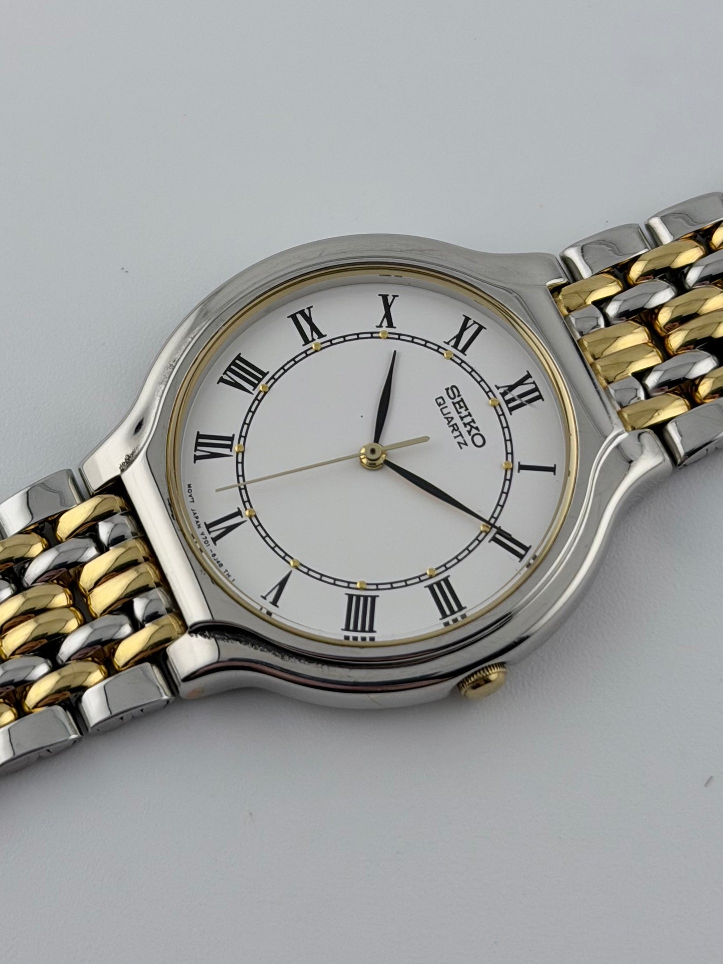 Seiko Galaxy Quartz Dress Watch V701-1K20