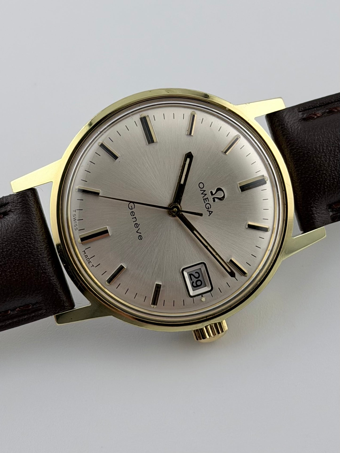 Omega Geneve Date Manual Wind - 136.070