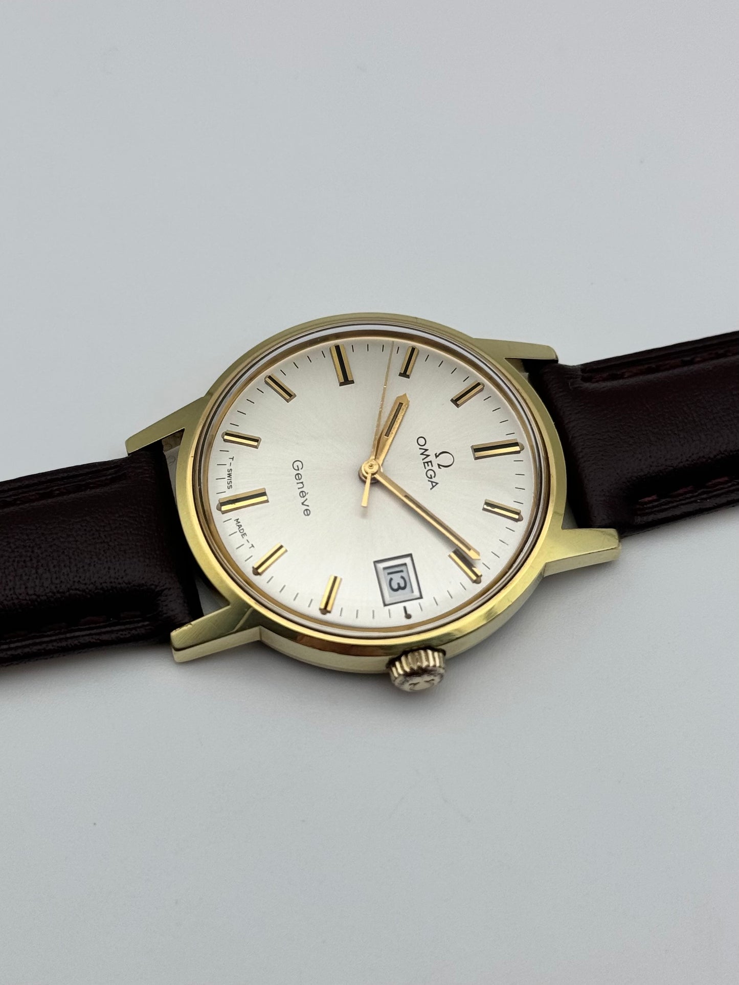 Omega Geneve Date Manual Wind - 136.070