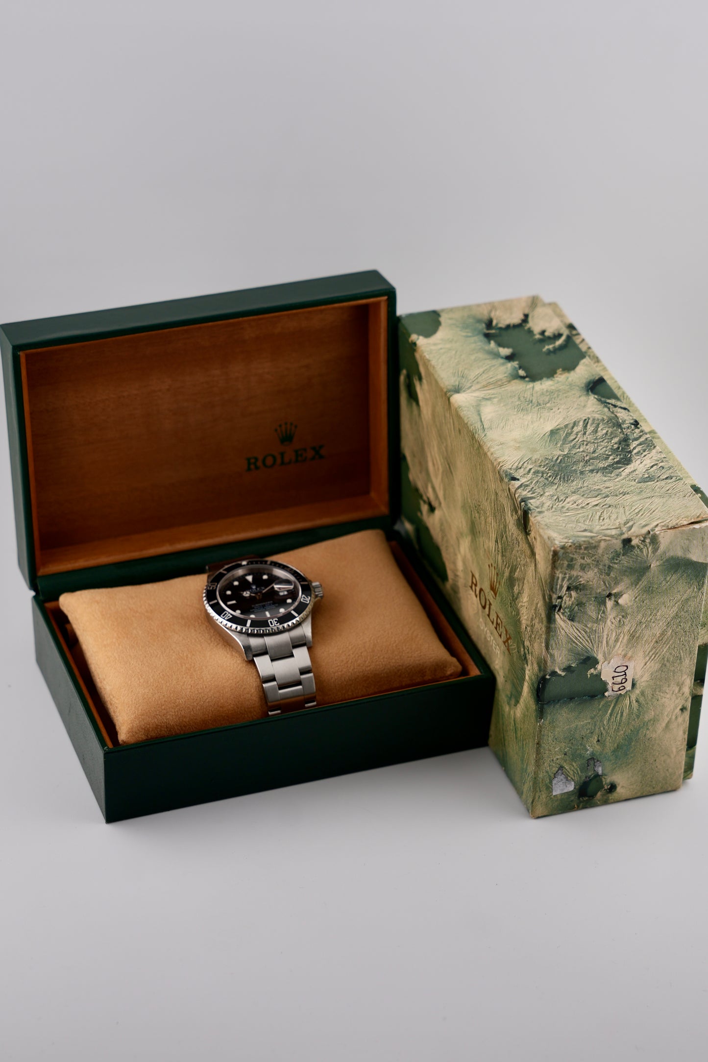 Rolex Oyster Perpetual Submariner Date - 16610 - Original Box