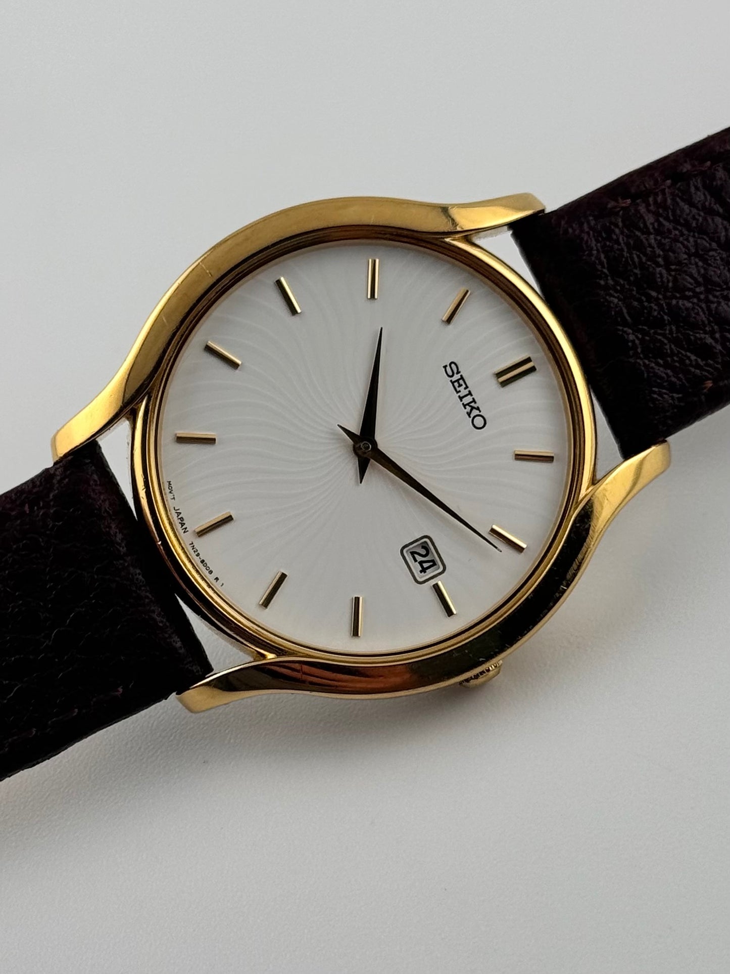 Seiko Quartz Dress Watch - Date - 7N29-8A80 Rare Wavy Sunray Dial