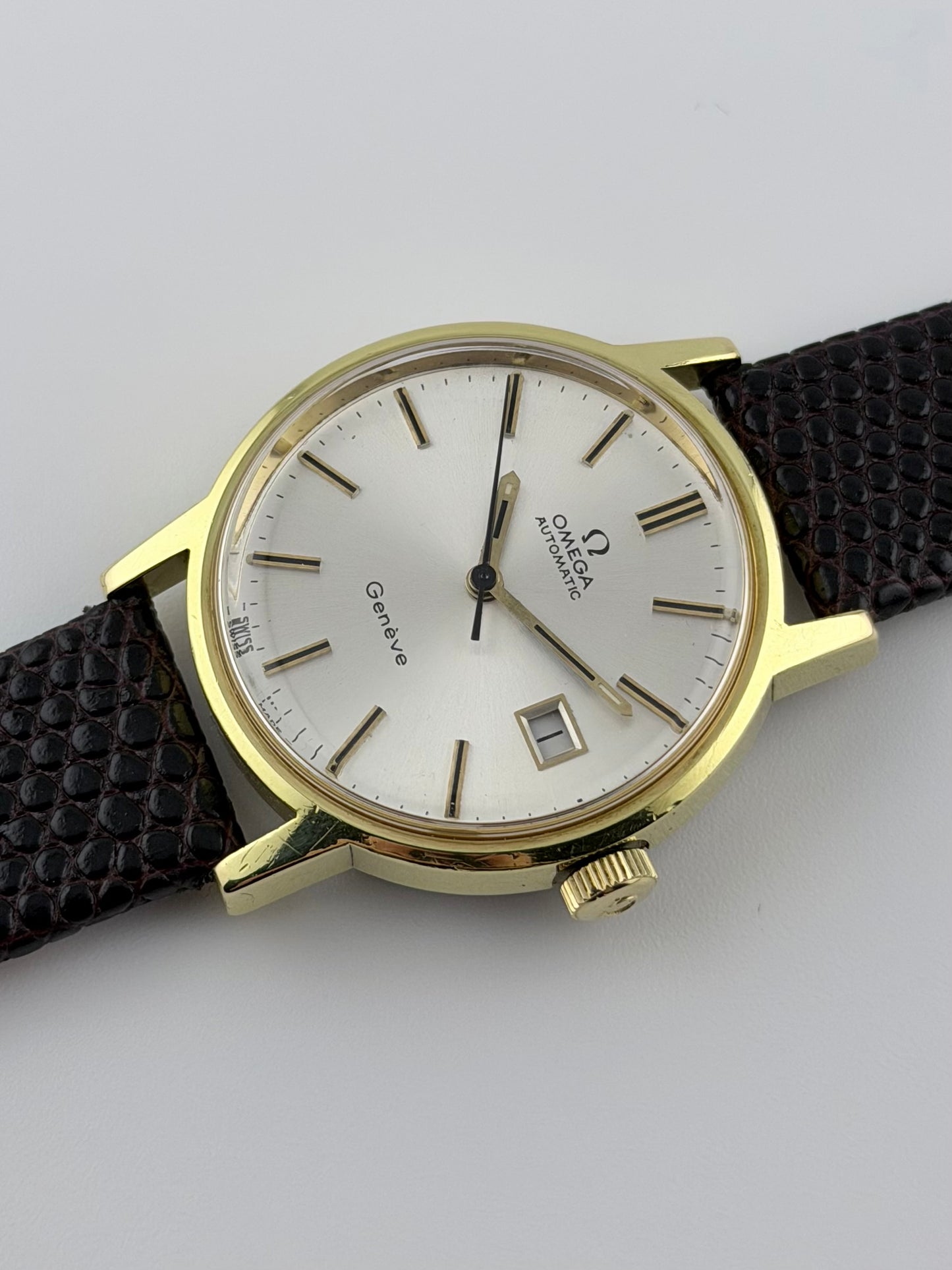 Omega Geneve Automatic Date 166.0098 - Sunbrurst Dial
