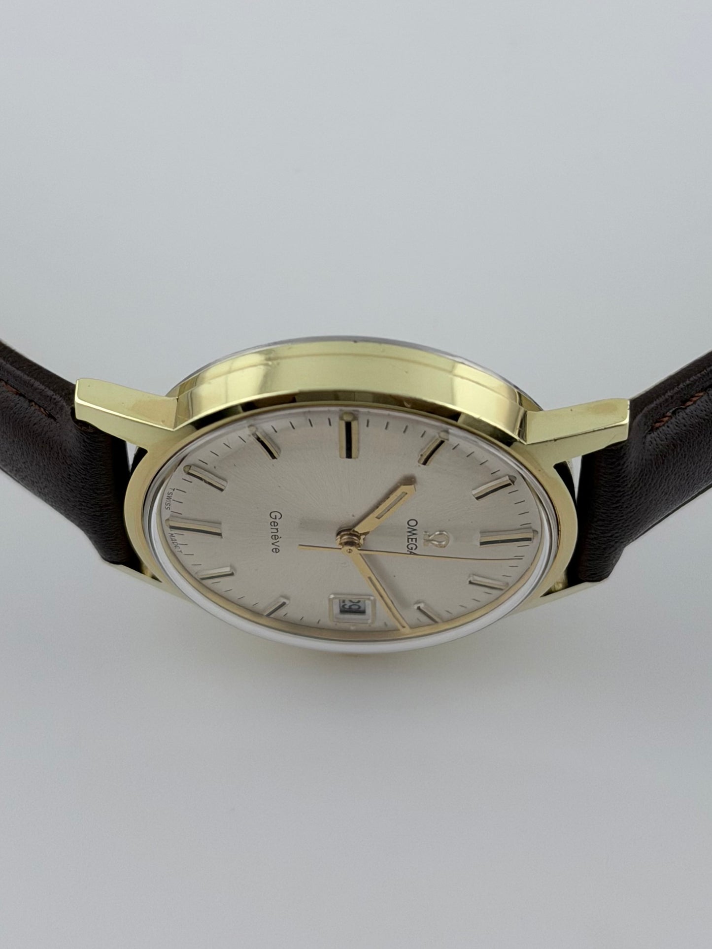 Omega Geneve Date Manual Wind - 136.070